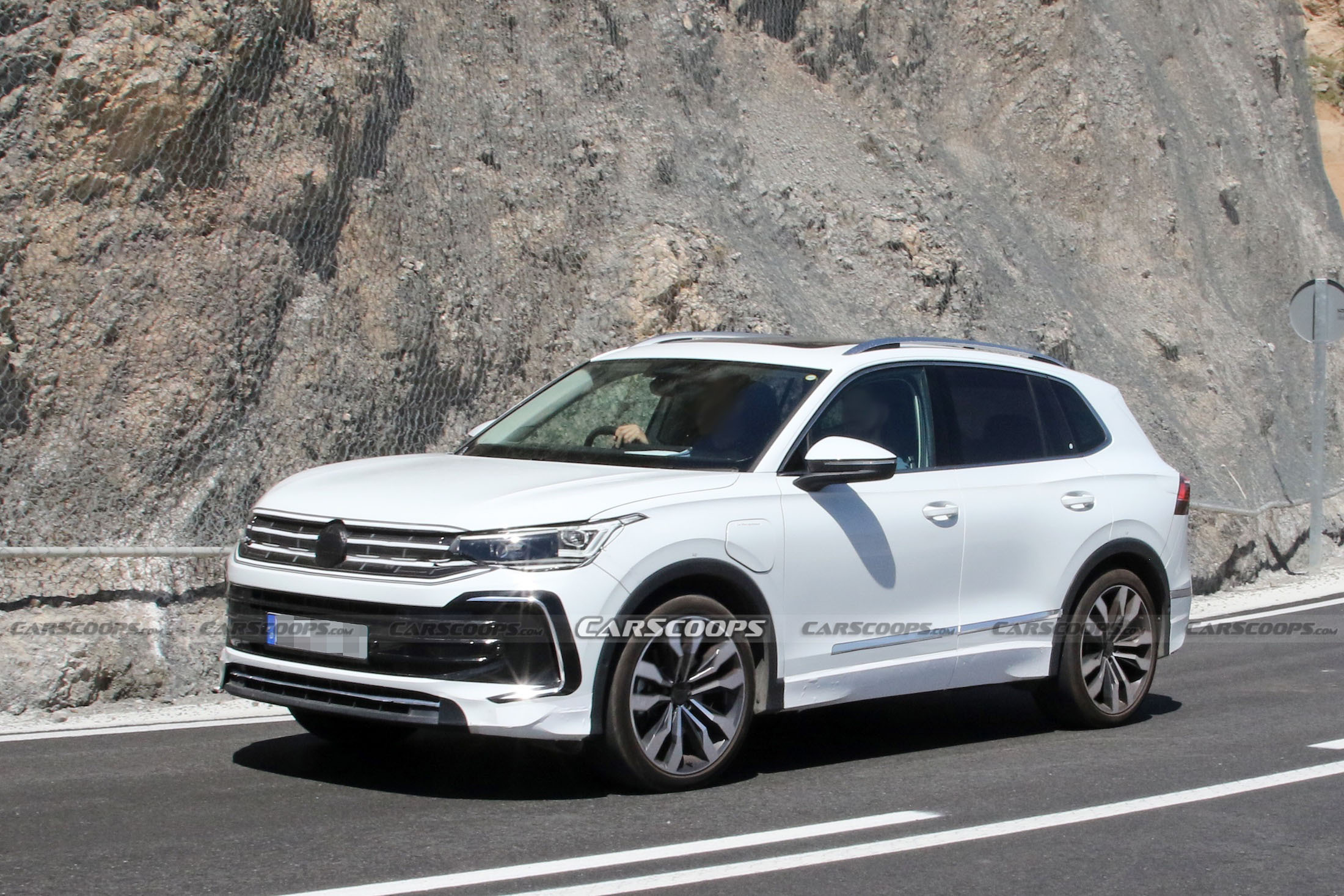 VW Tiguan PHEV scoop 00004