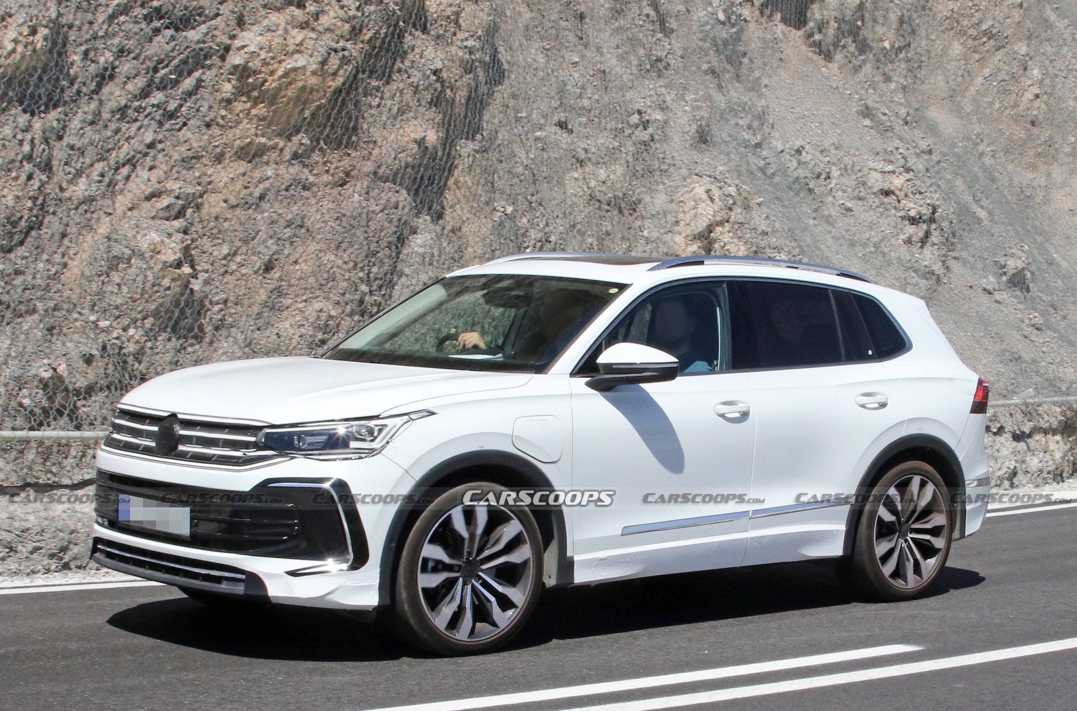 VW Tiguan PHEV scoop 00005