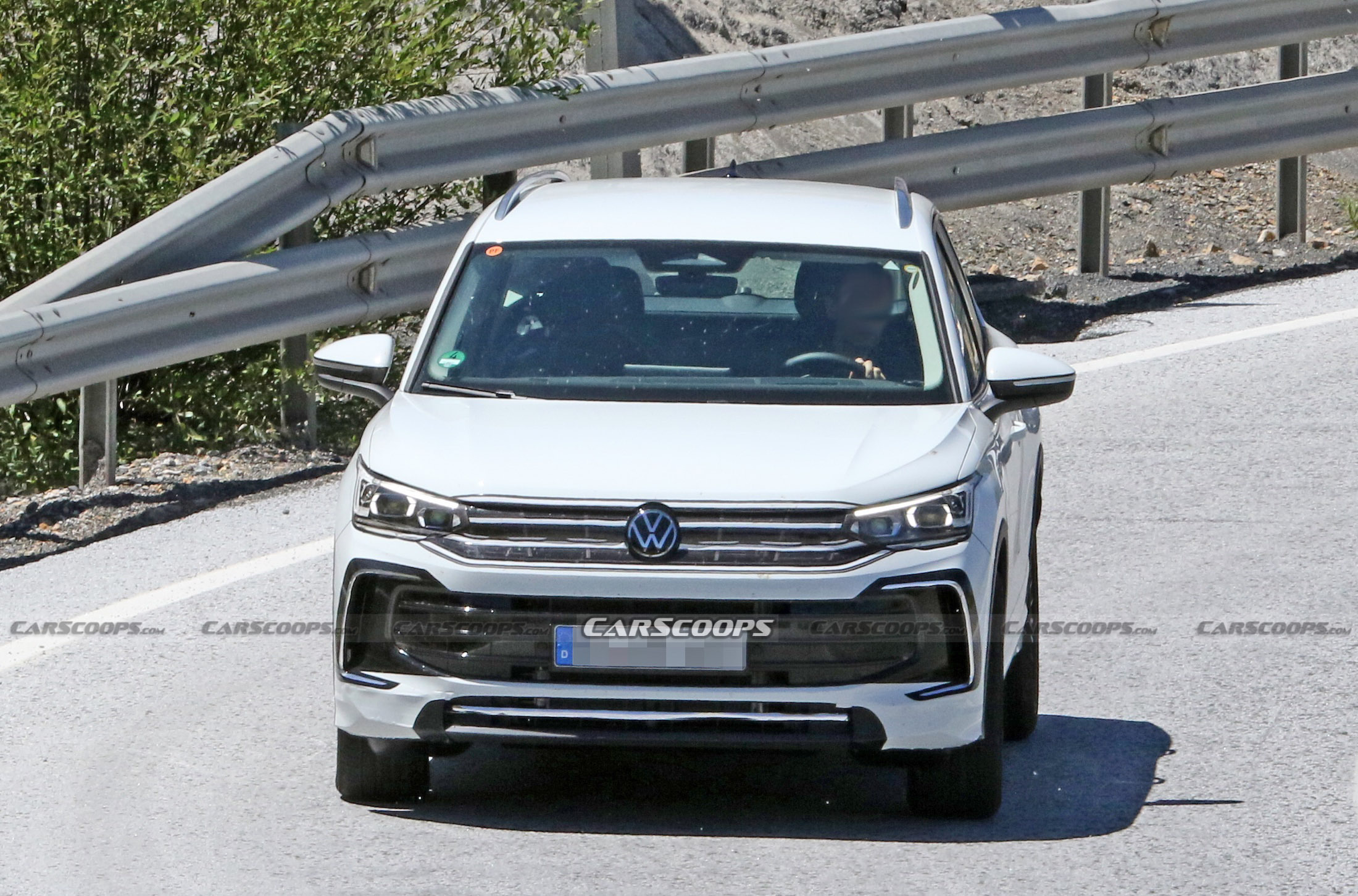 VW Tiguan PHEV scoop 00011