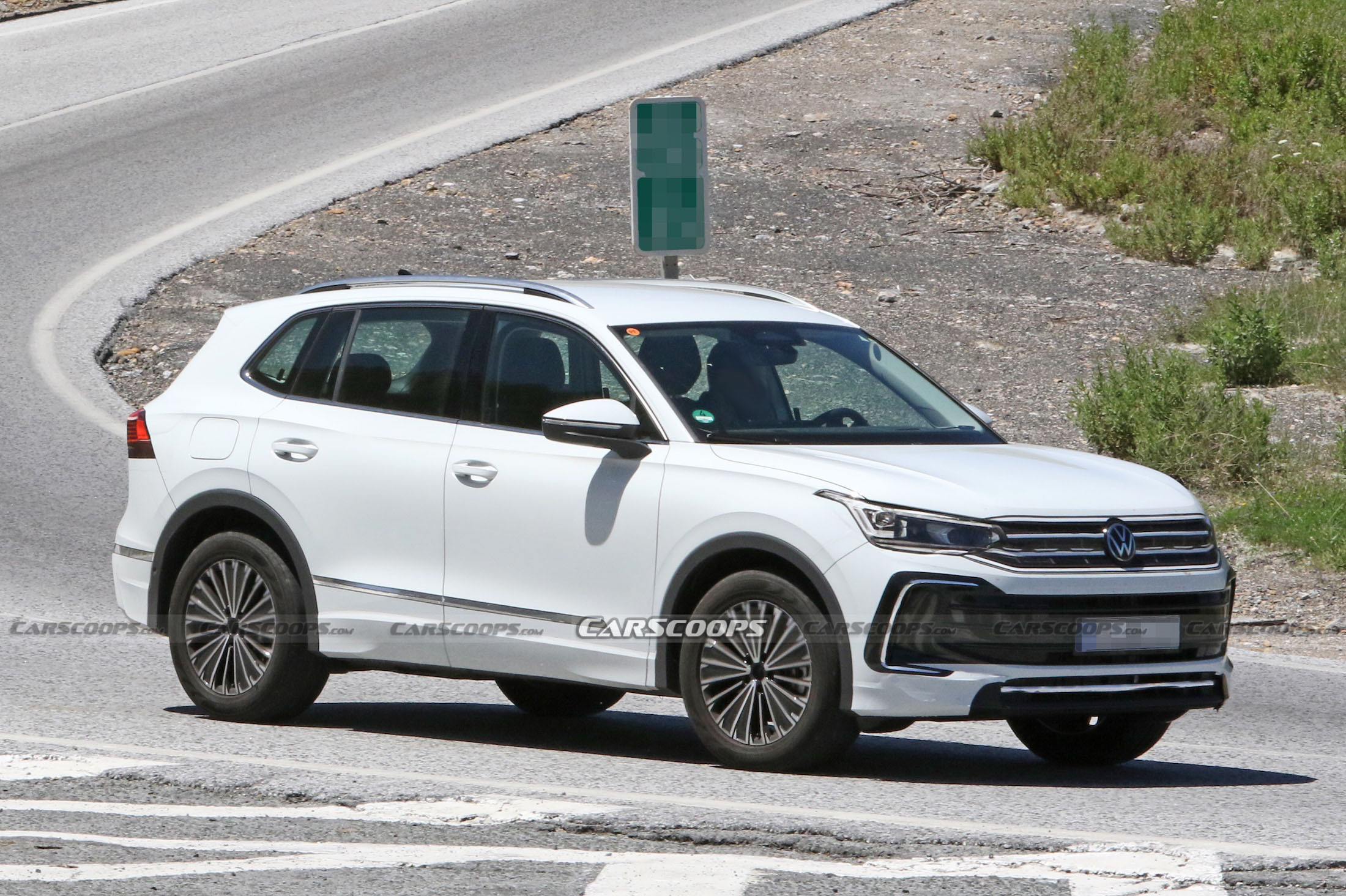 VW Tiguan PHEV scoop 00013