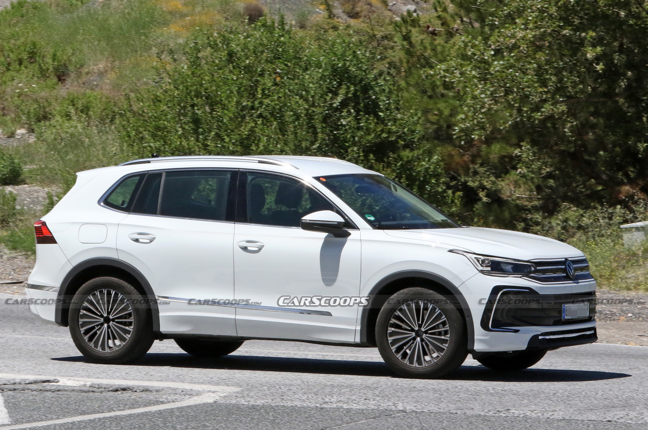 VW Tiguan PHEV scoop 00015