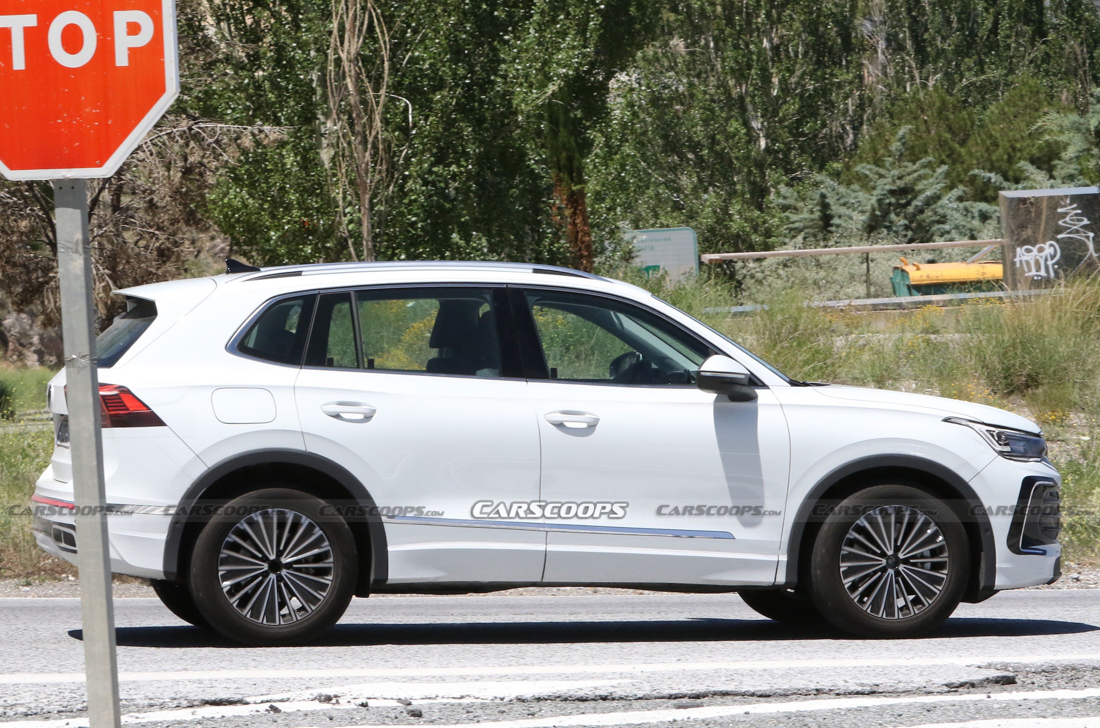 VW Tiguan PHEV scoop 00016