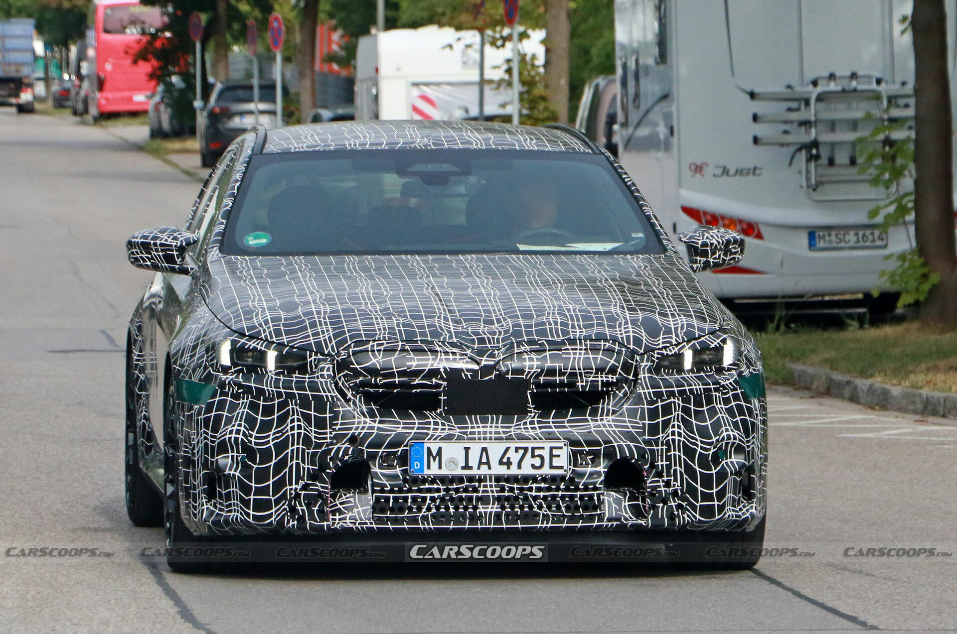 2025-BMW-M5-Touring-728-2