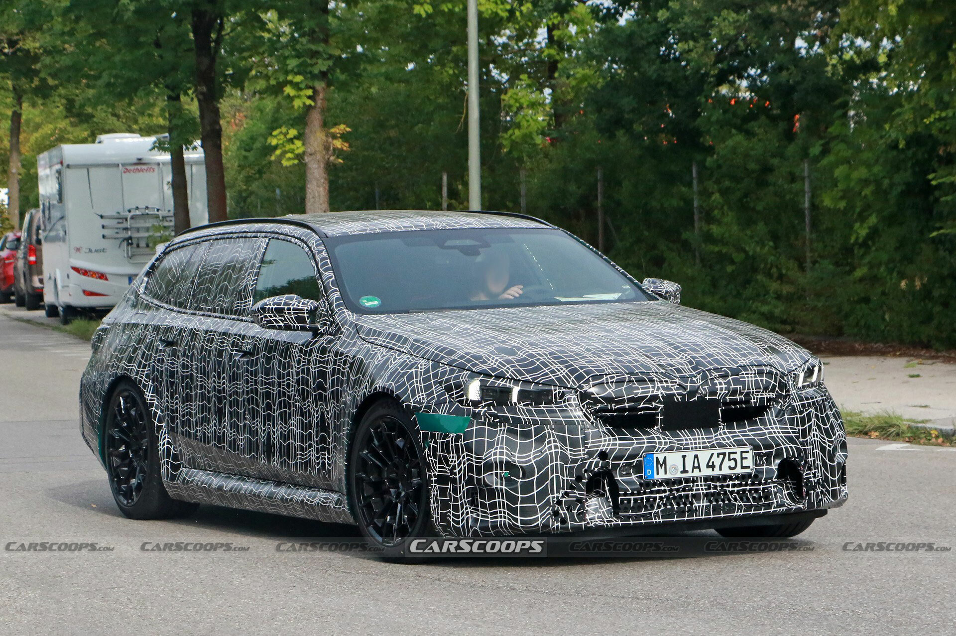 2025-BMW-M5-Touring-728-4