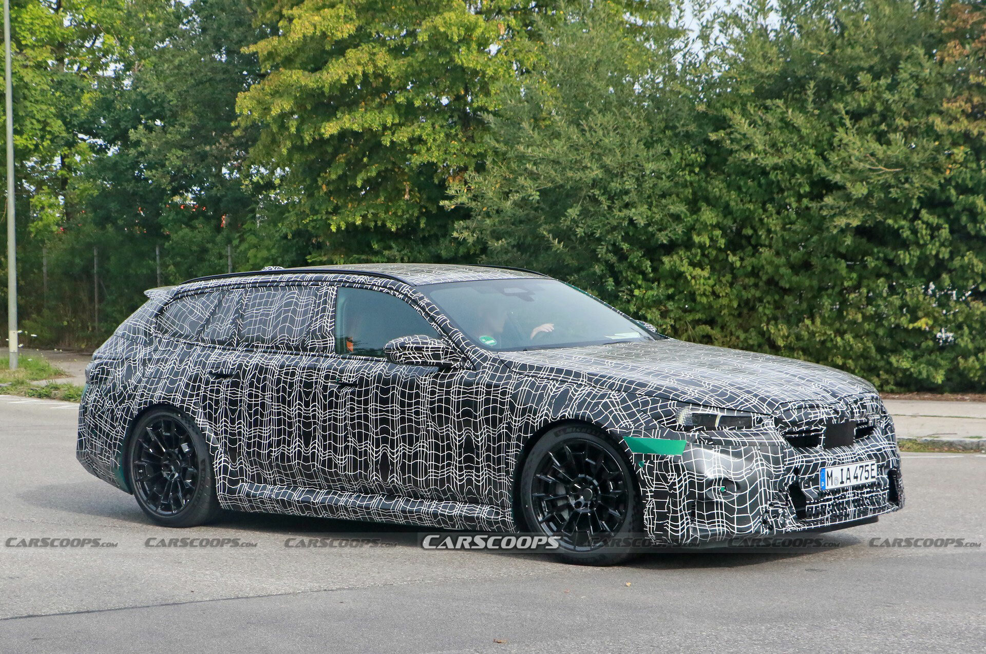 2025-BMW-M5-Touring-728-7