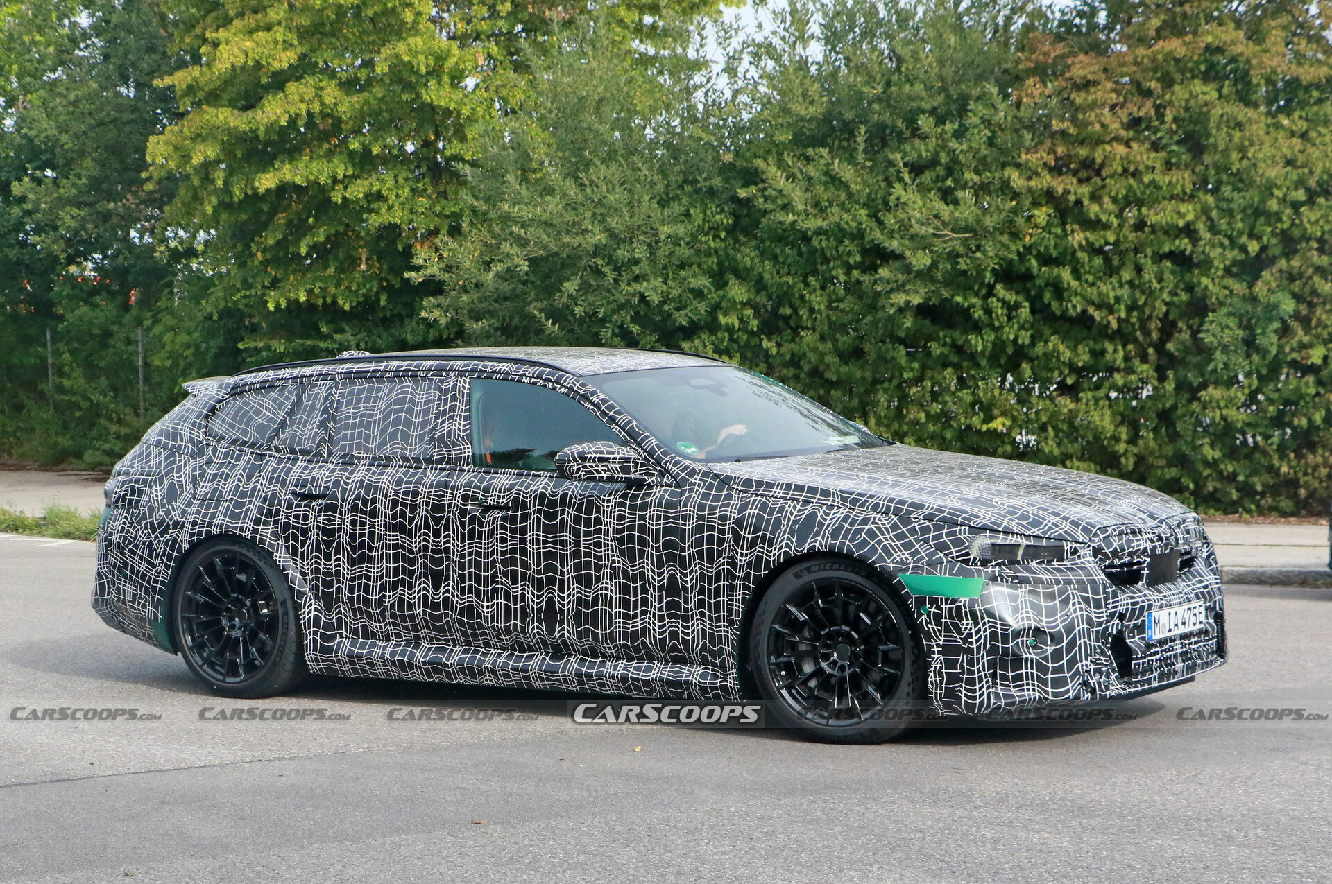 2025-BMW-M5-Touring-728-8