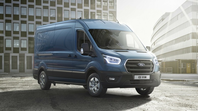 2024 FORD TRANSIT 718 2