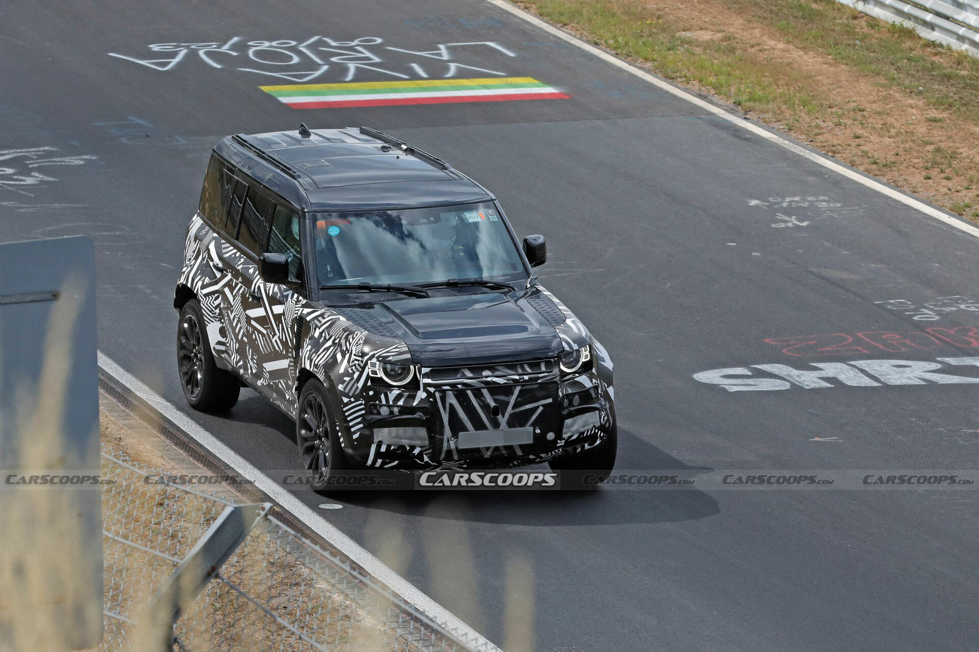 2024 Land Rover Defender SVX CarScoops 720 1