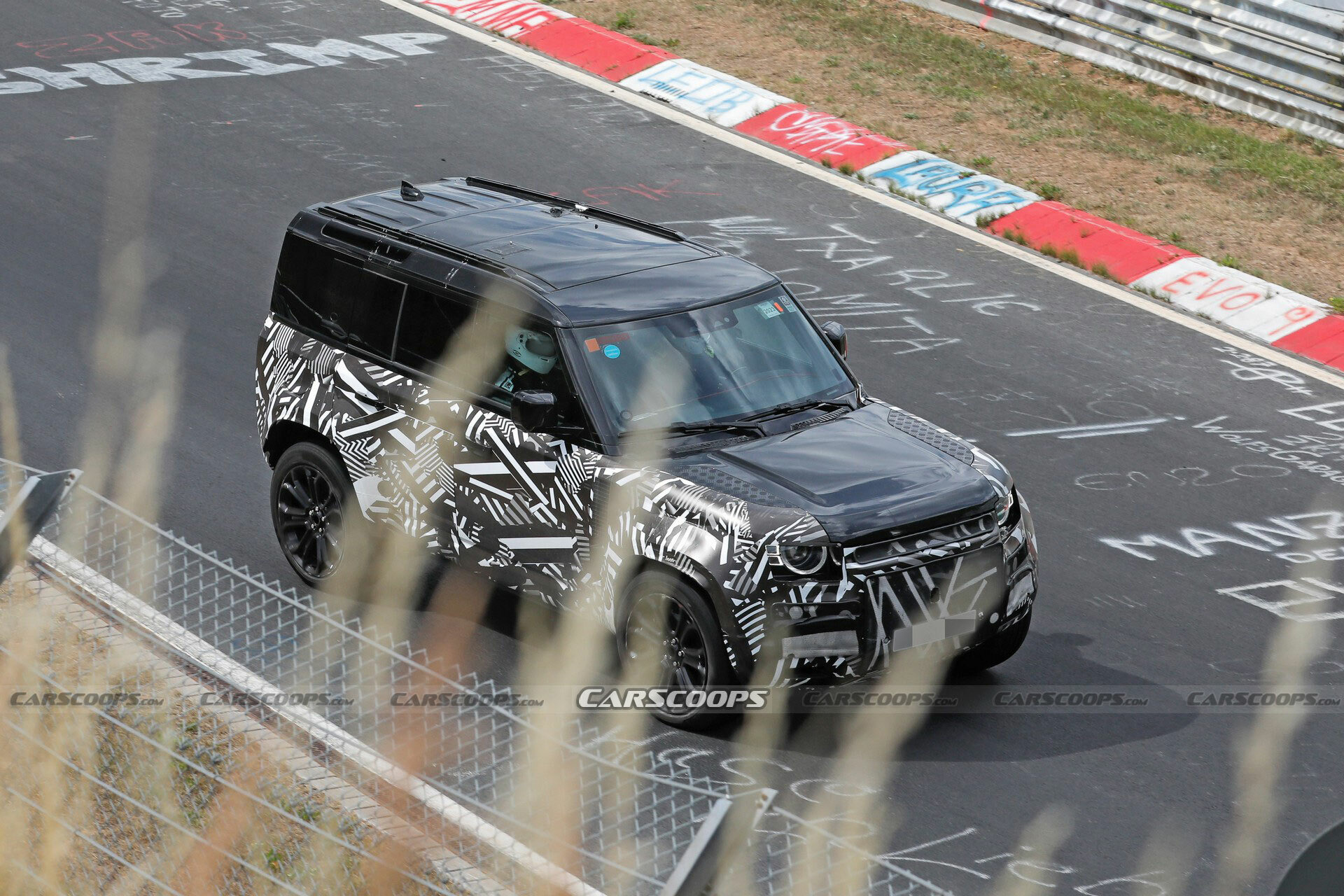 2024 Land Rover Defender SVX CarScoops 720 2