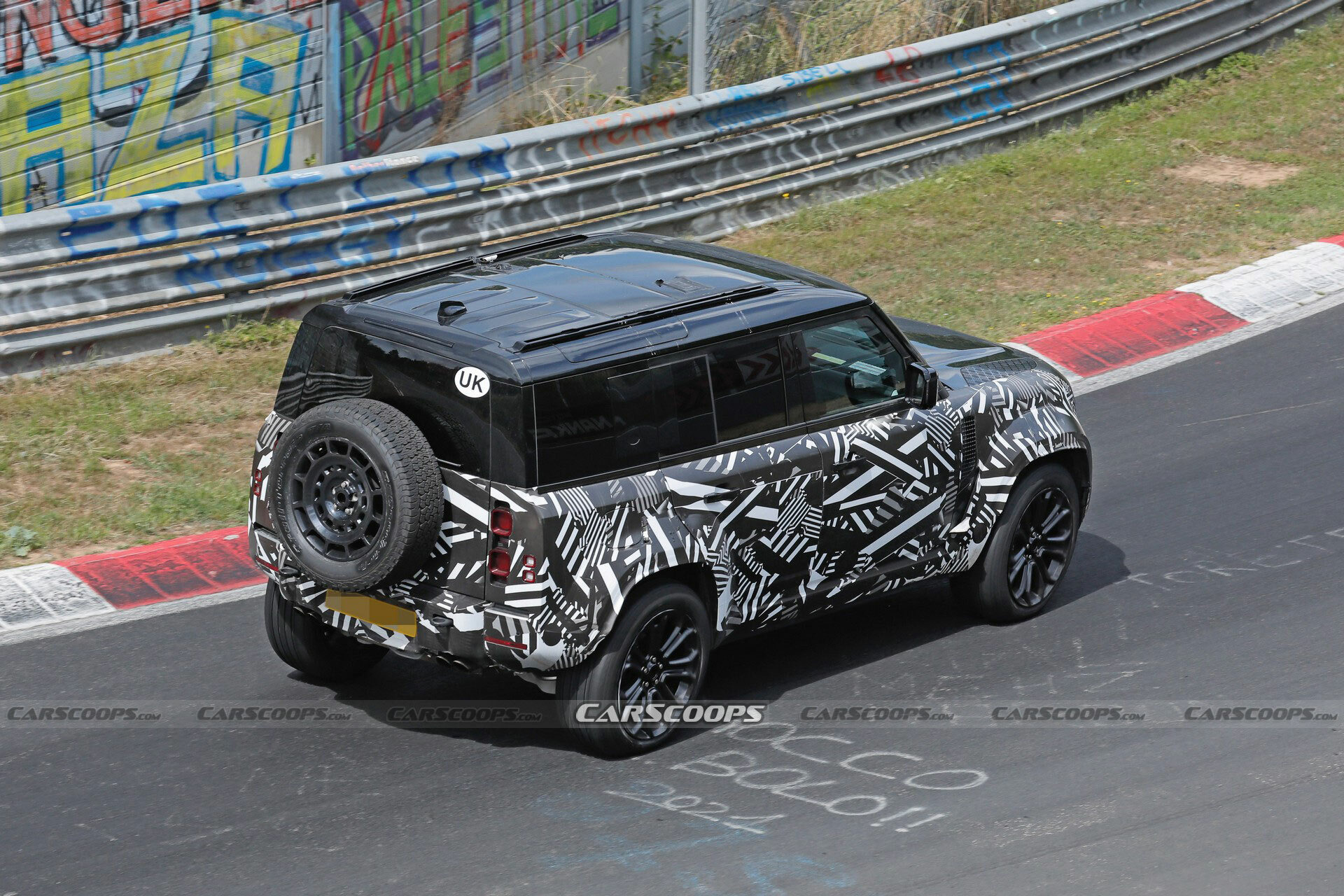 2024 Land Rover Defender SVX CarScoops 720 5