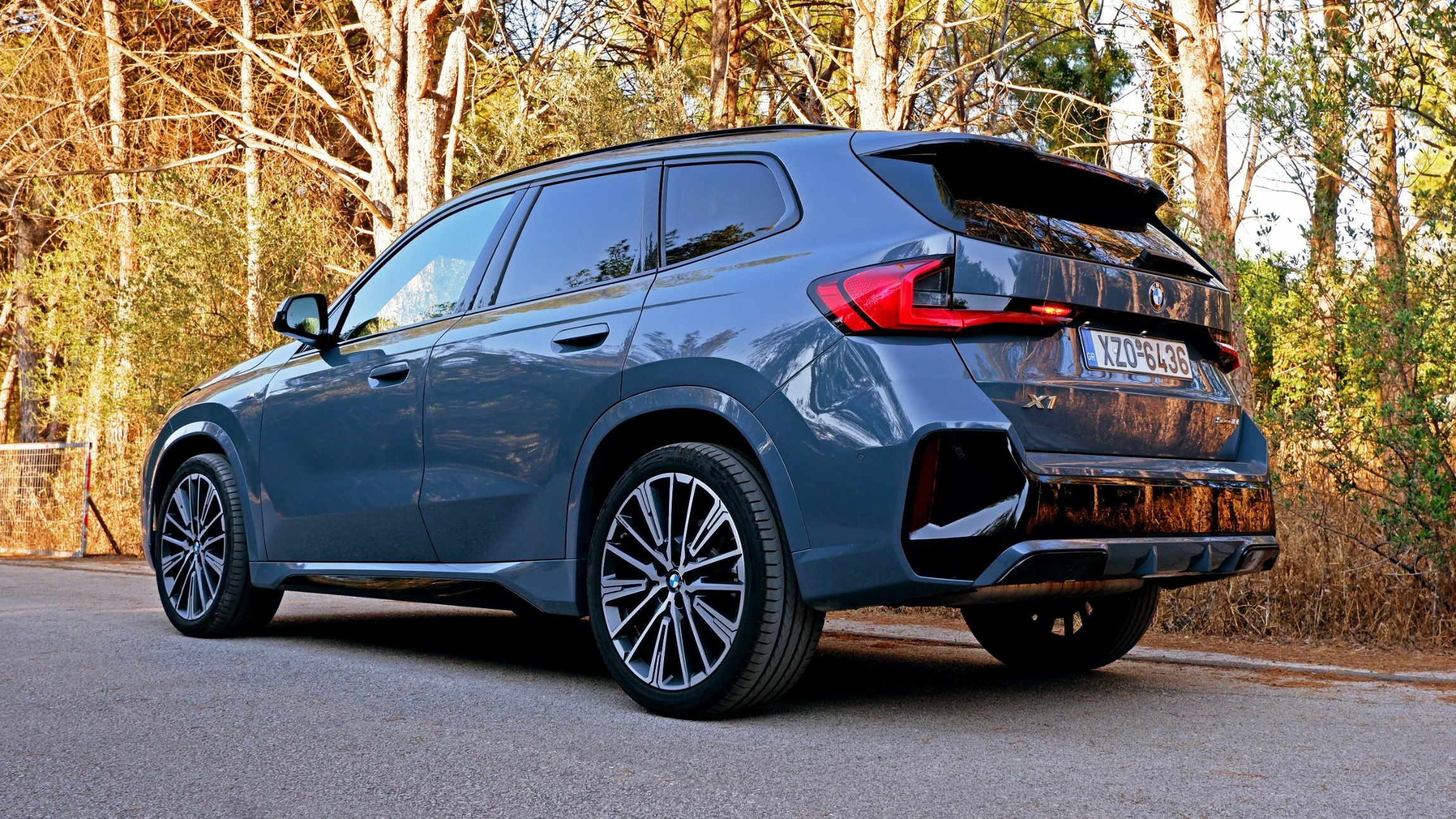 BMW X1 sDrive18i - Exterior (17)