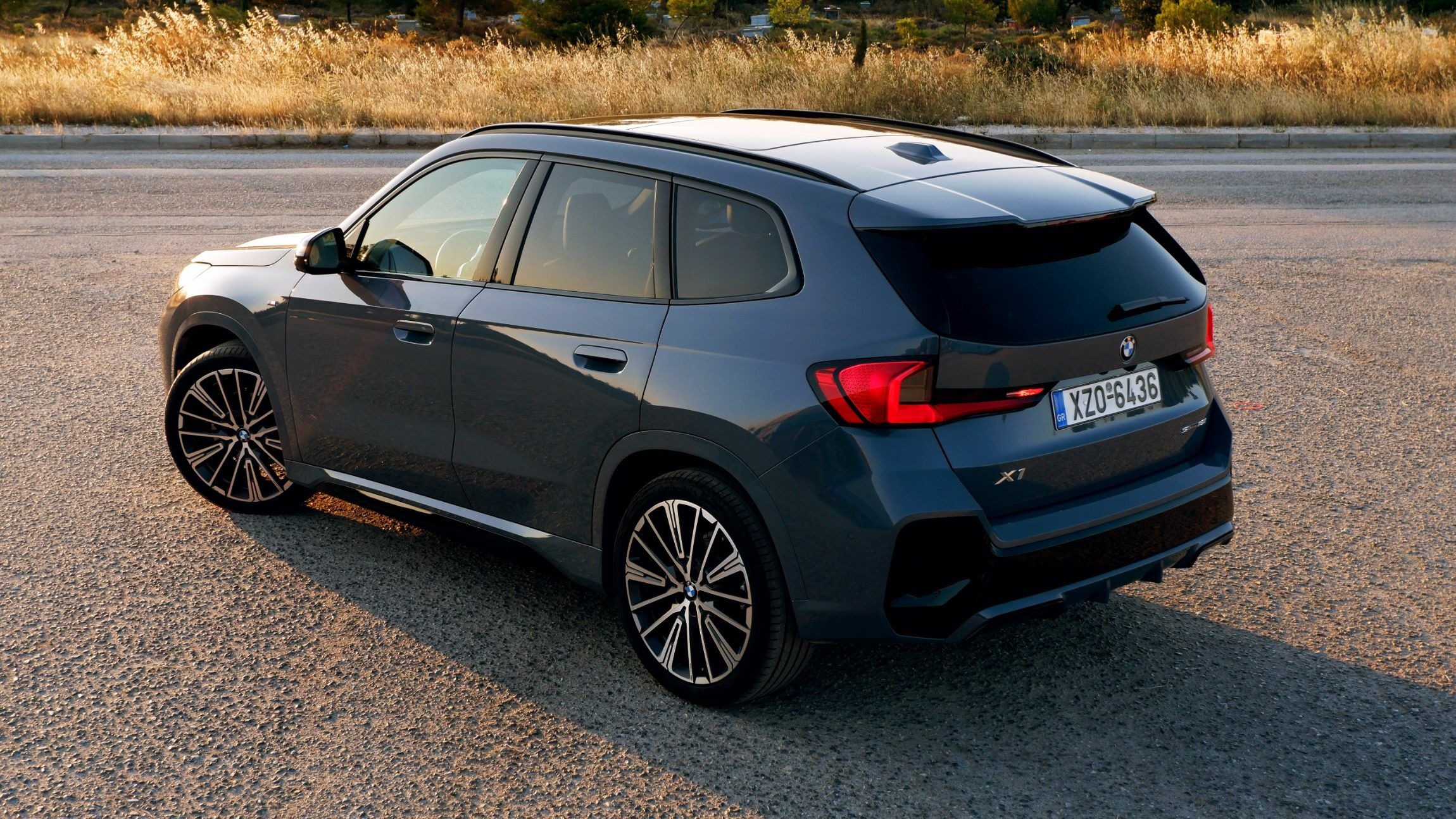 BMW X1 sDrive18i - Exterior (4)