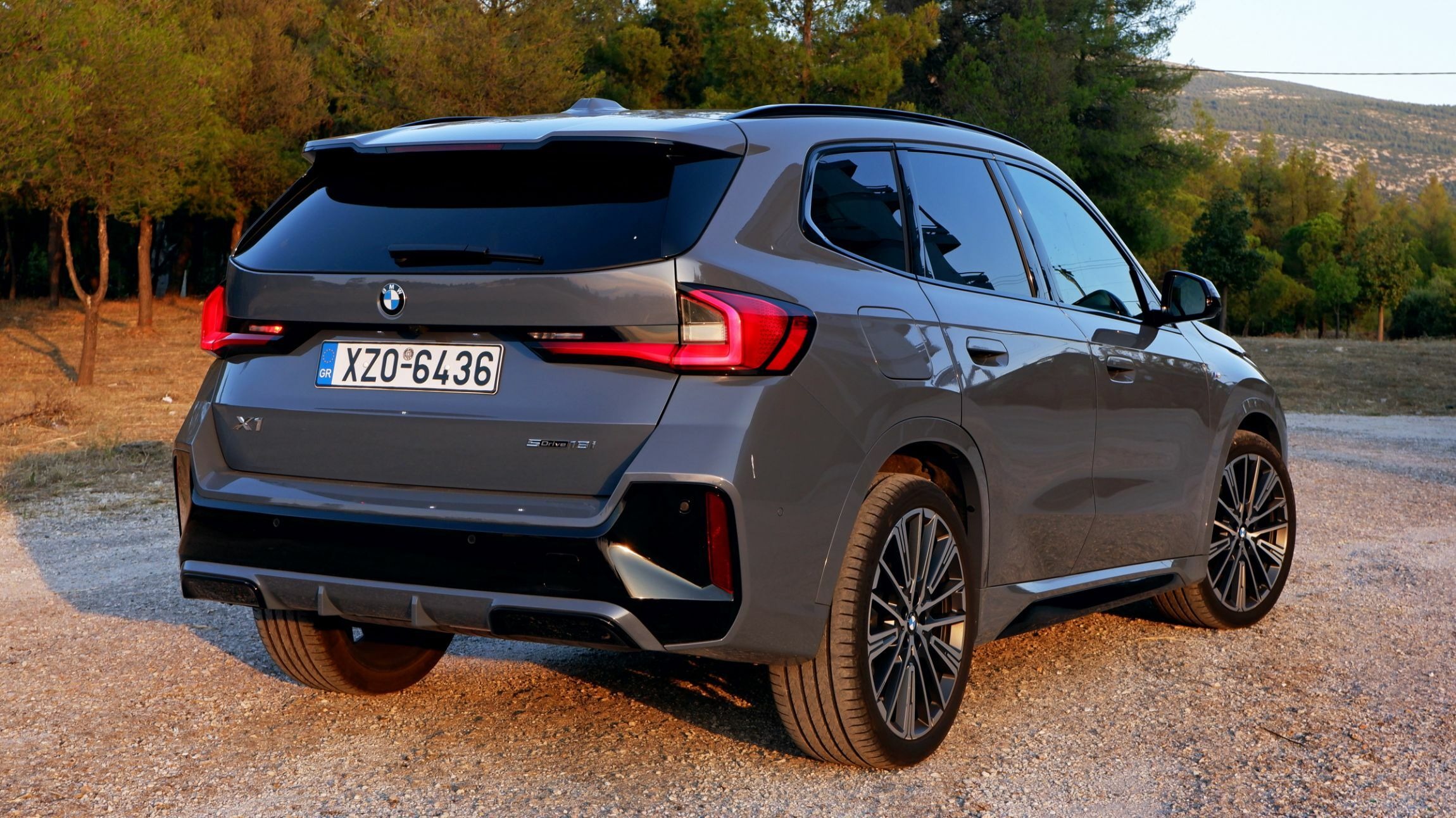 BMW X1 sDrive18i - Exterior (6)