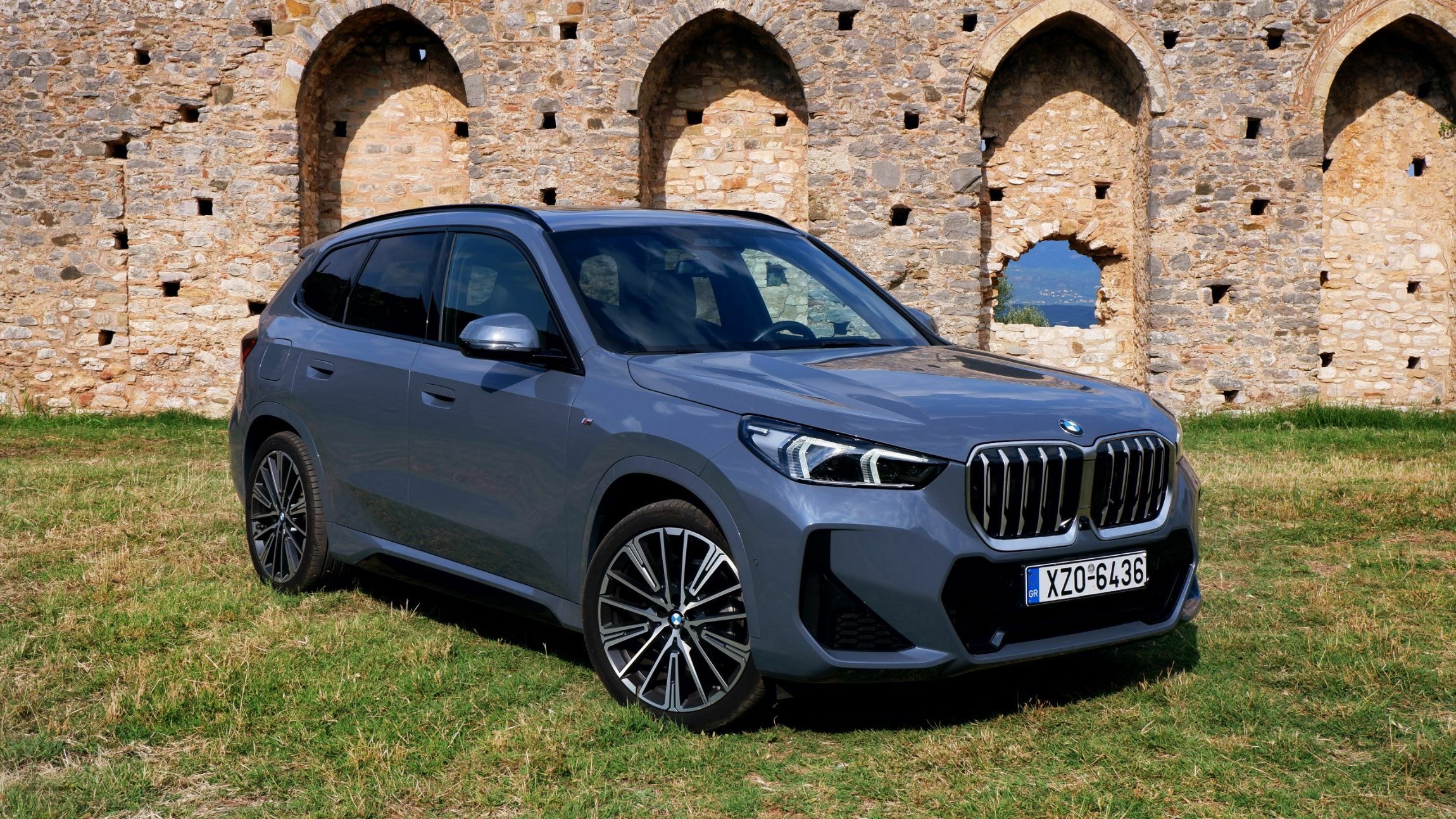 BMW X1 sDrive18i - Exterior (8)