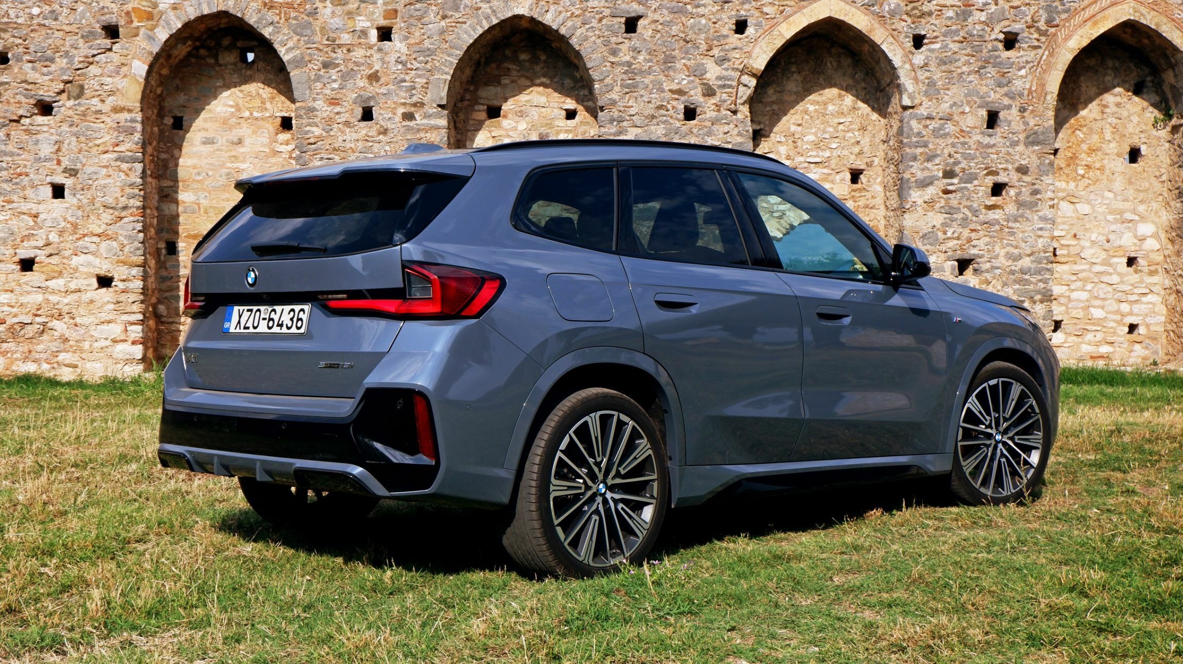 BMW X1 sDrive18i - Exterior (9)