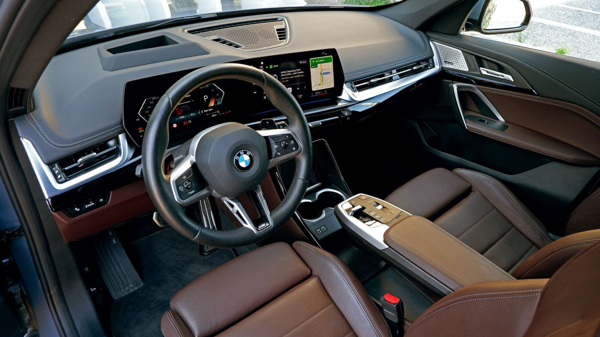 BMW X1 sDrive18i - Interior (1)