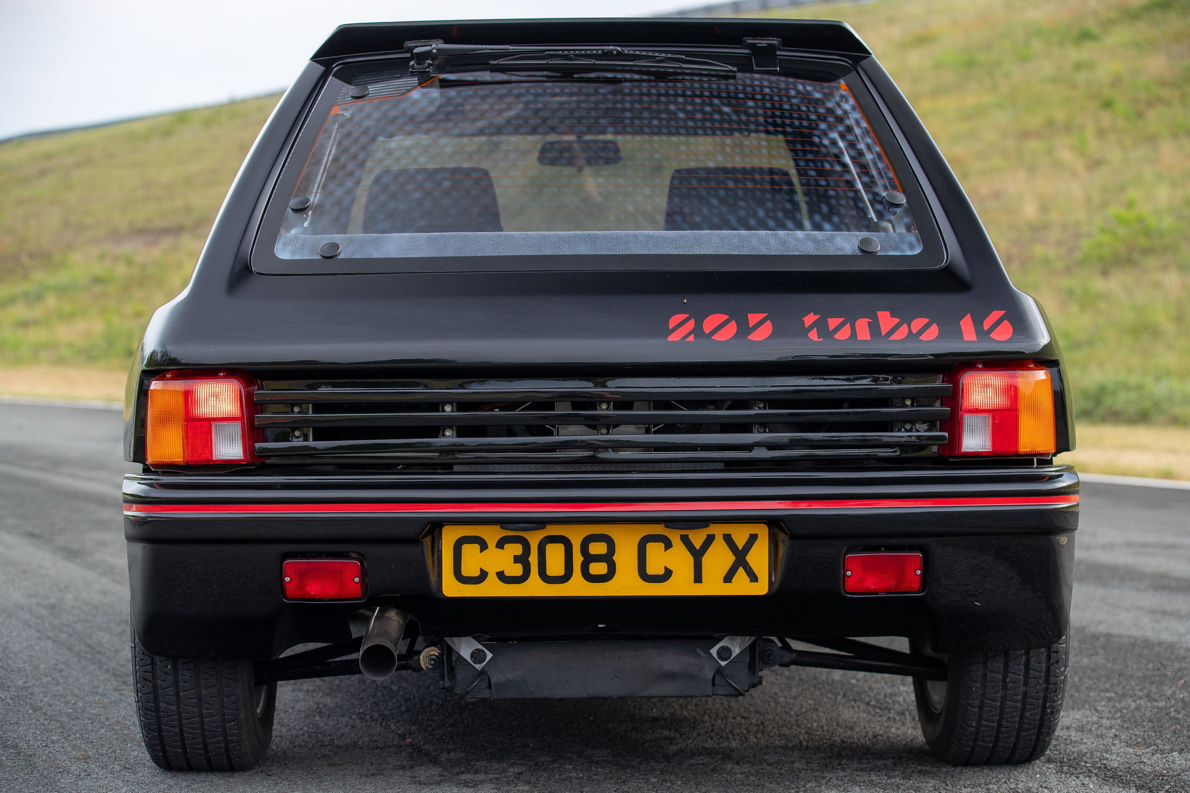 1985-Peugeot-205-Turbo-161376753_