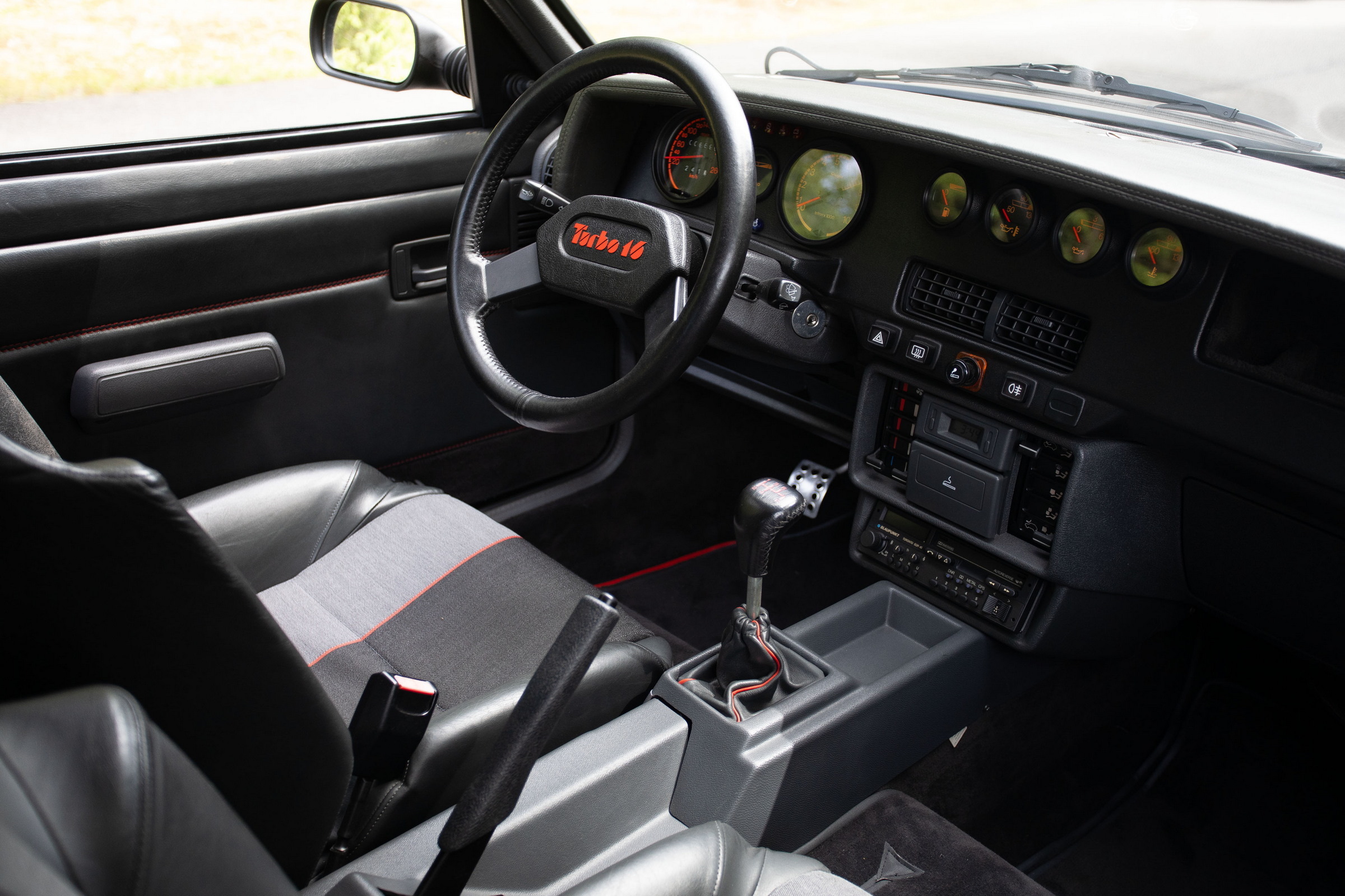 1985-Peugeot-205-Turbo-161376777_