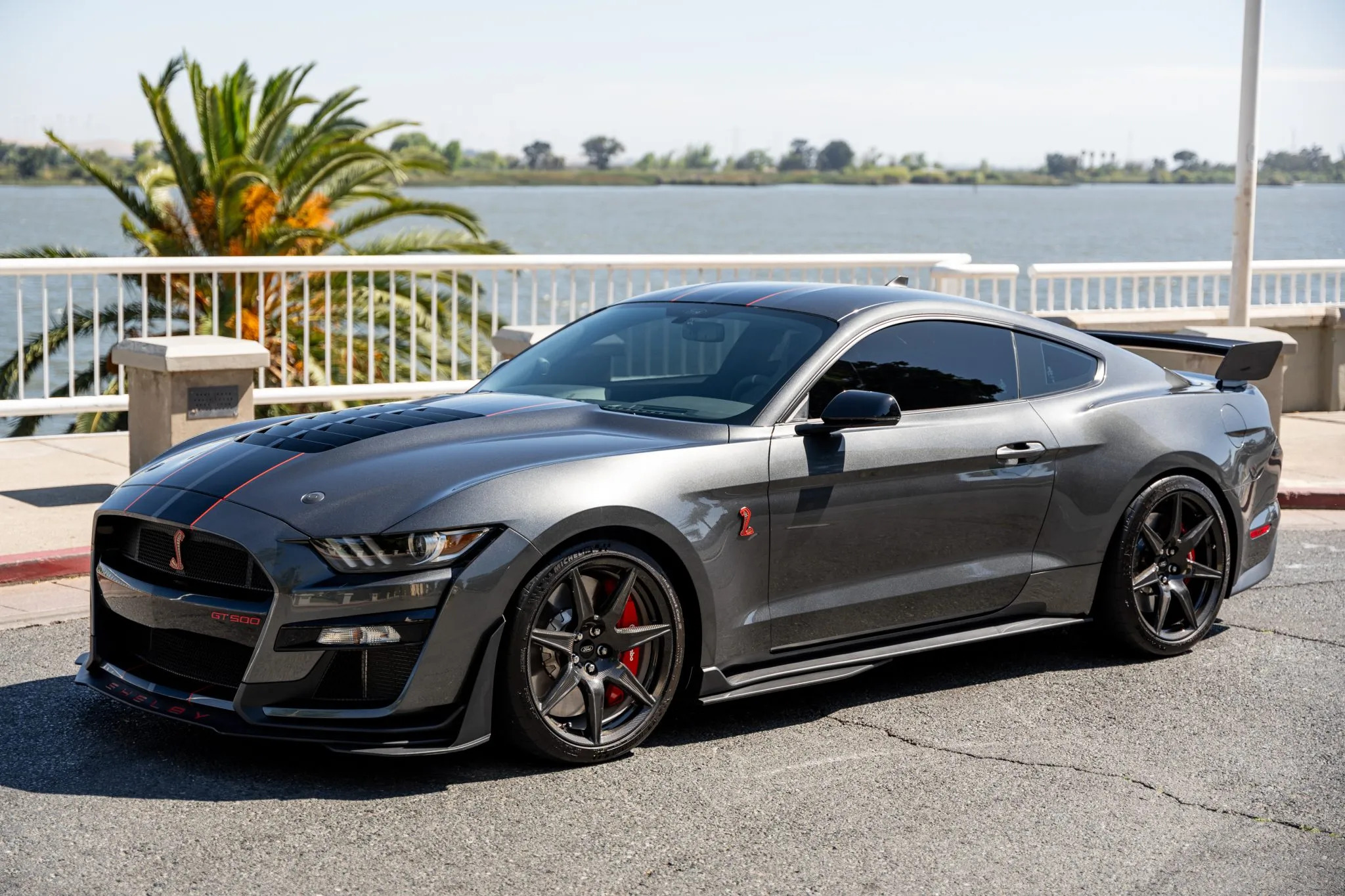 Ford Mustang Shelby GT500 1