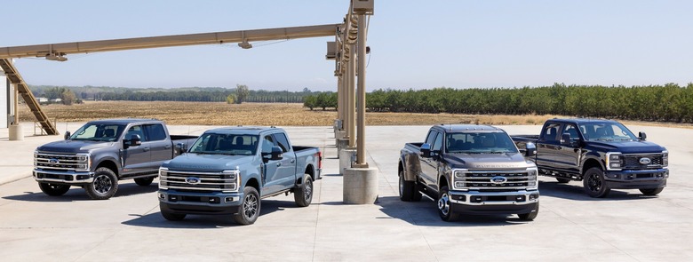 2023 Ford Super Duty F-250 Tremor Off-Road Package_ F-350 Limited_ F-350 Lariat_ XL STX Appearance Package