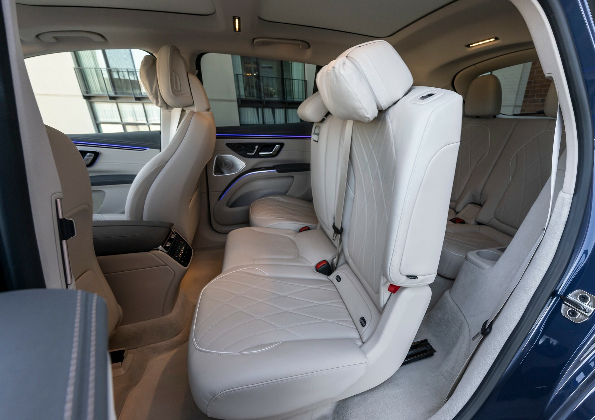 2023 Mercedes EQS SUV 808 17