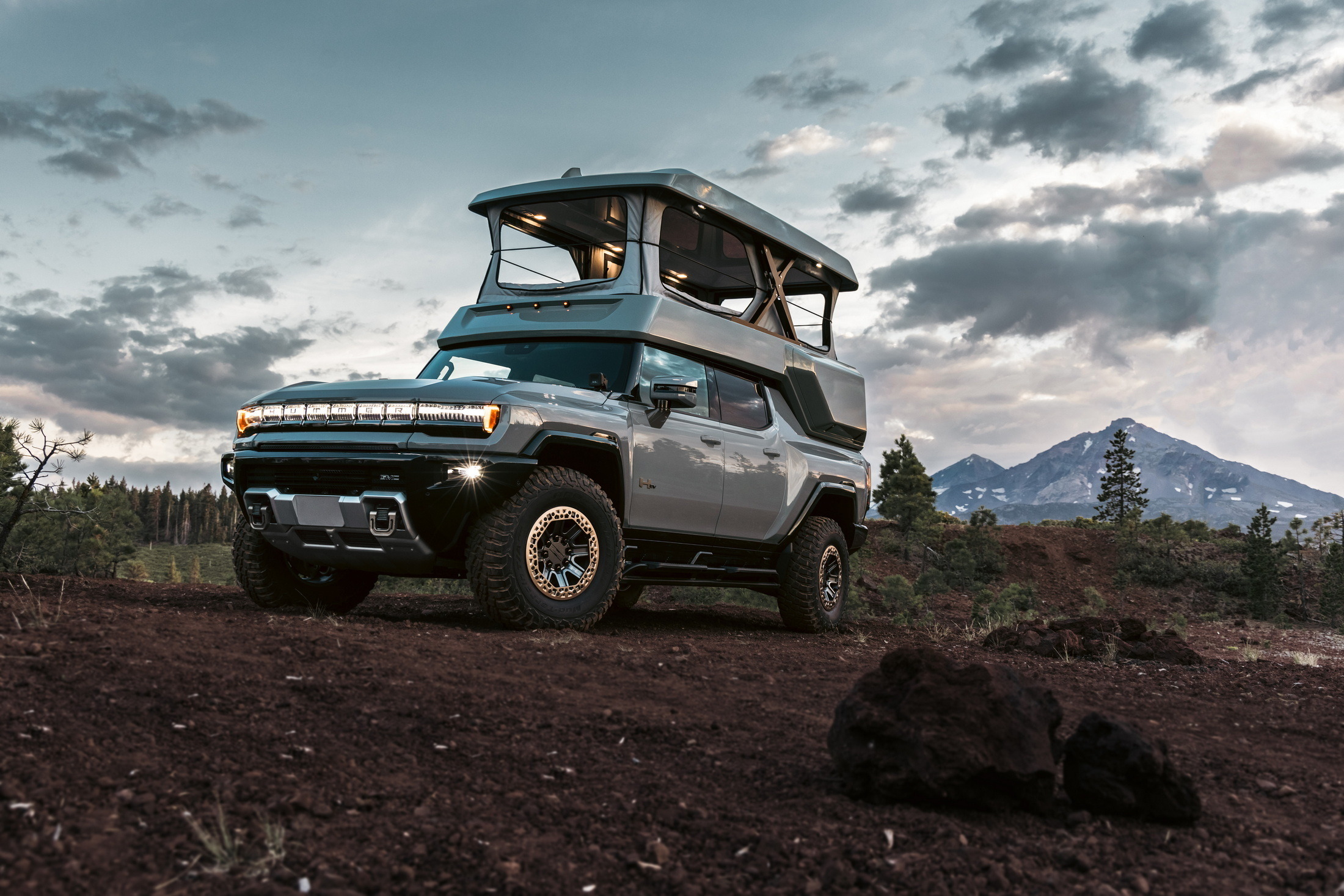 2024 GMC Hummer EV EarthCruiser 3