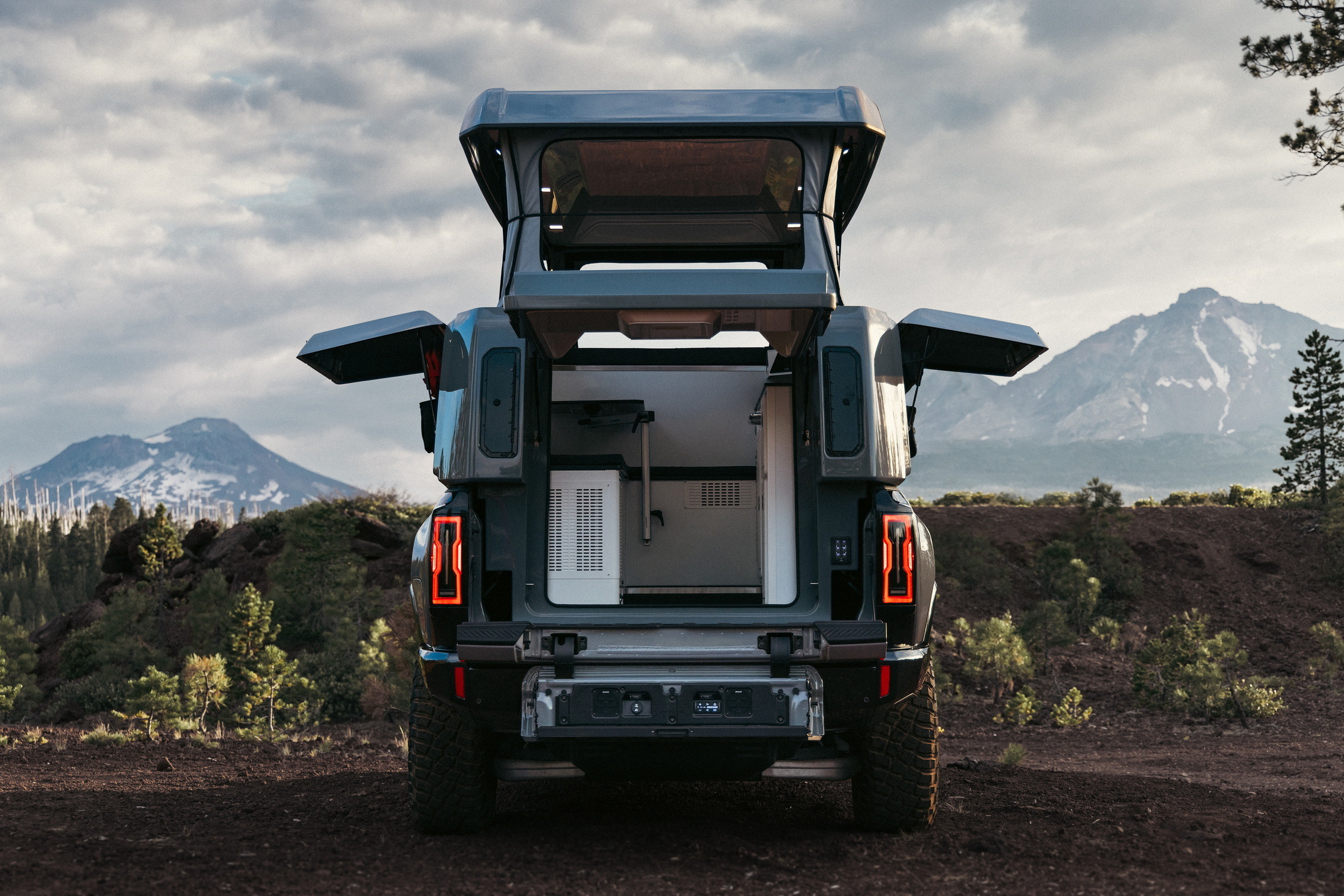 2024 GMC Hummer EV EarthCruiser 4