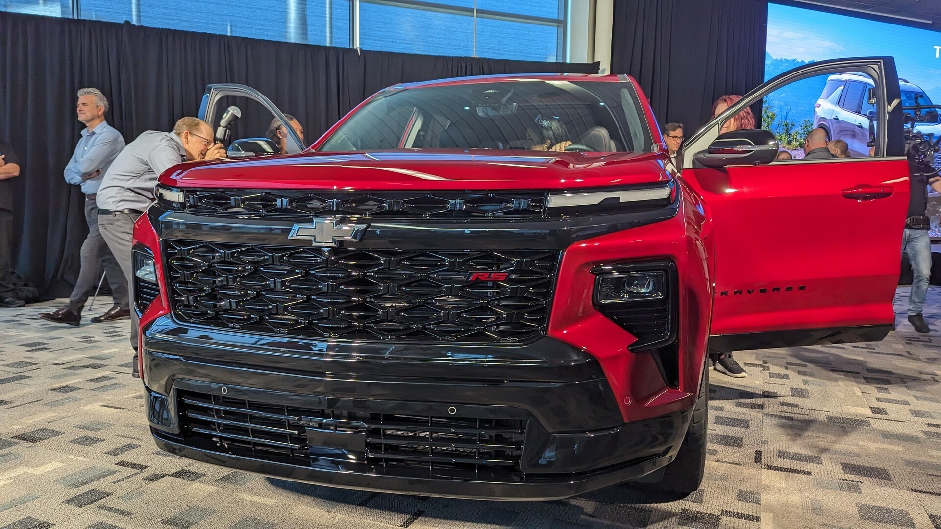2024 Chevrolet Traverse MG CarScoops 105