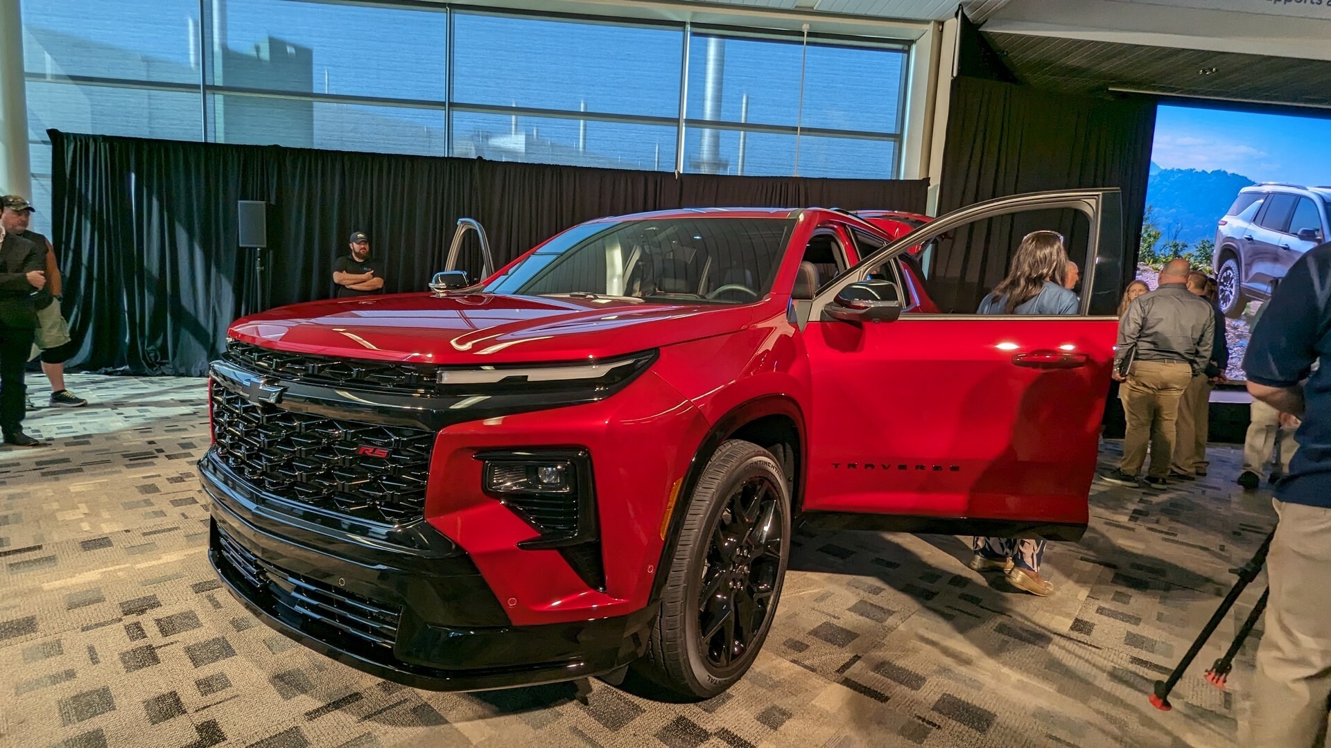 2024 Chevrolet Traverse MG CarScoops 106