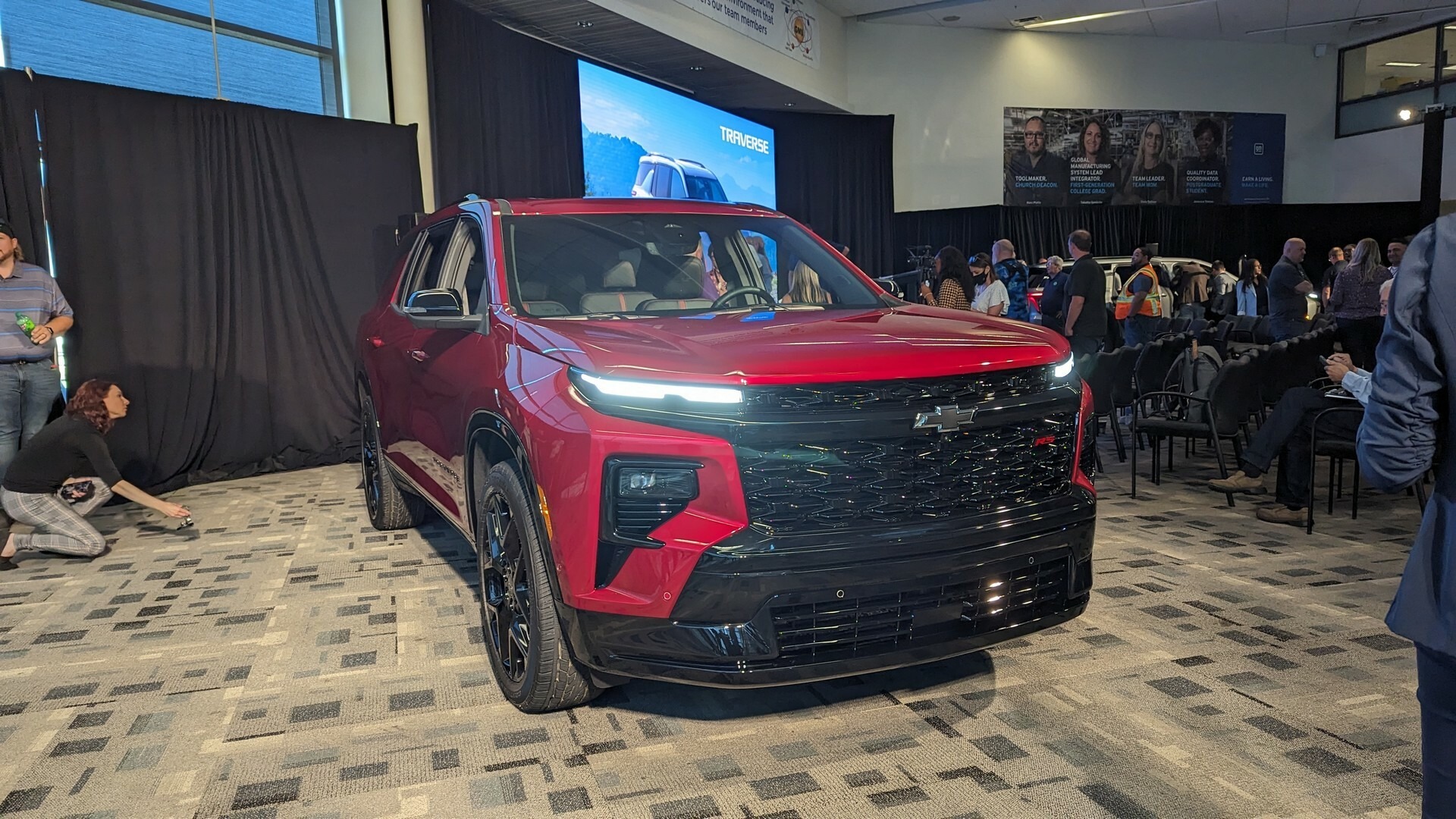 2024 Chevrolet Traverse MG CarScoops 115