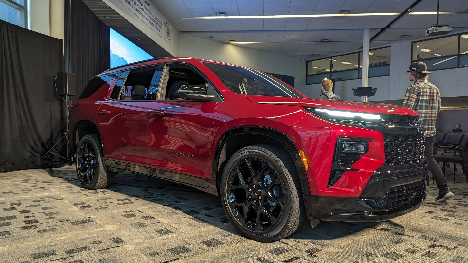 2024 Chevrolet Traverse MG CarScoops 116