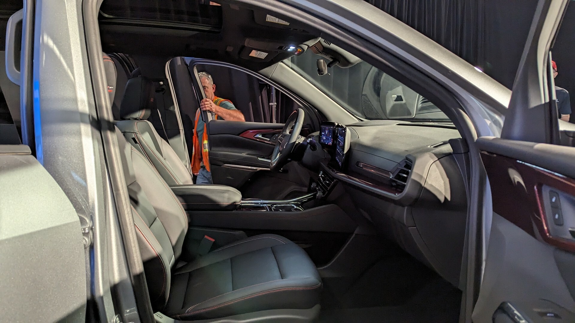 2024 Chevrolet Traverse MG CarScoops 200
