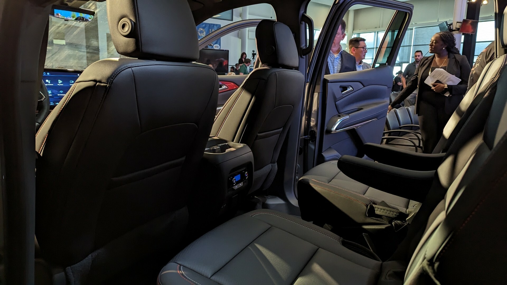 2024 Chevrolet Traverse MG CarScoops 211