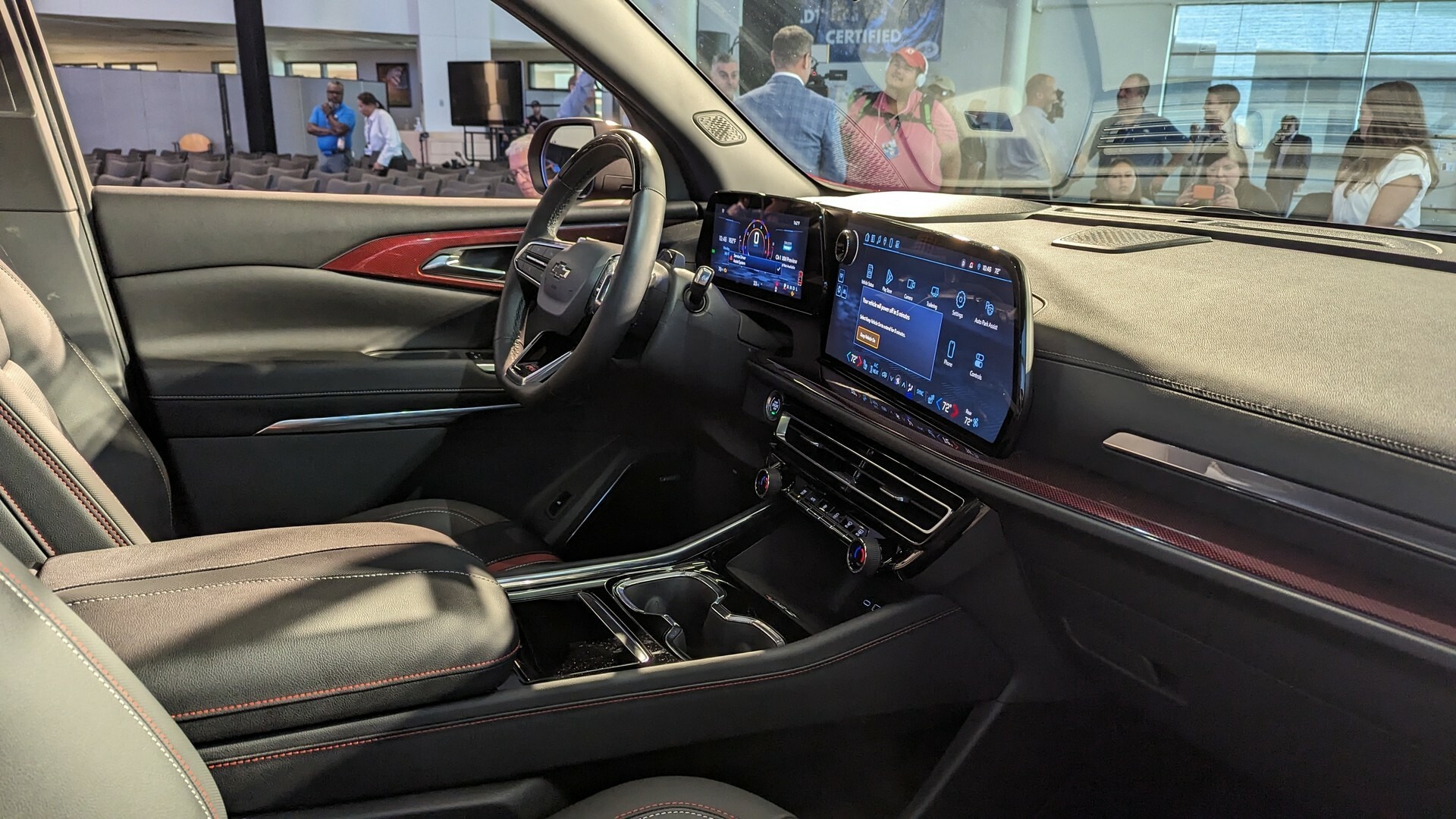 2024 Chevrolet Traverse MG CarScoops 218