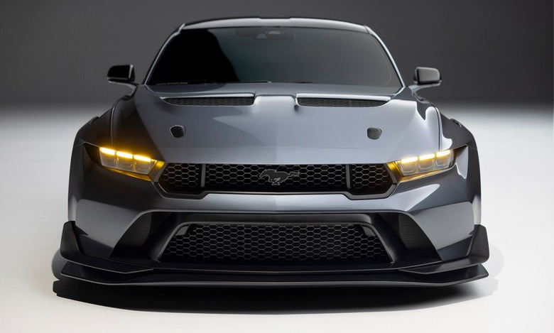 Ford Mustang GTD - 32