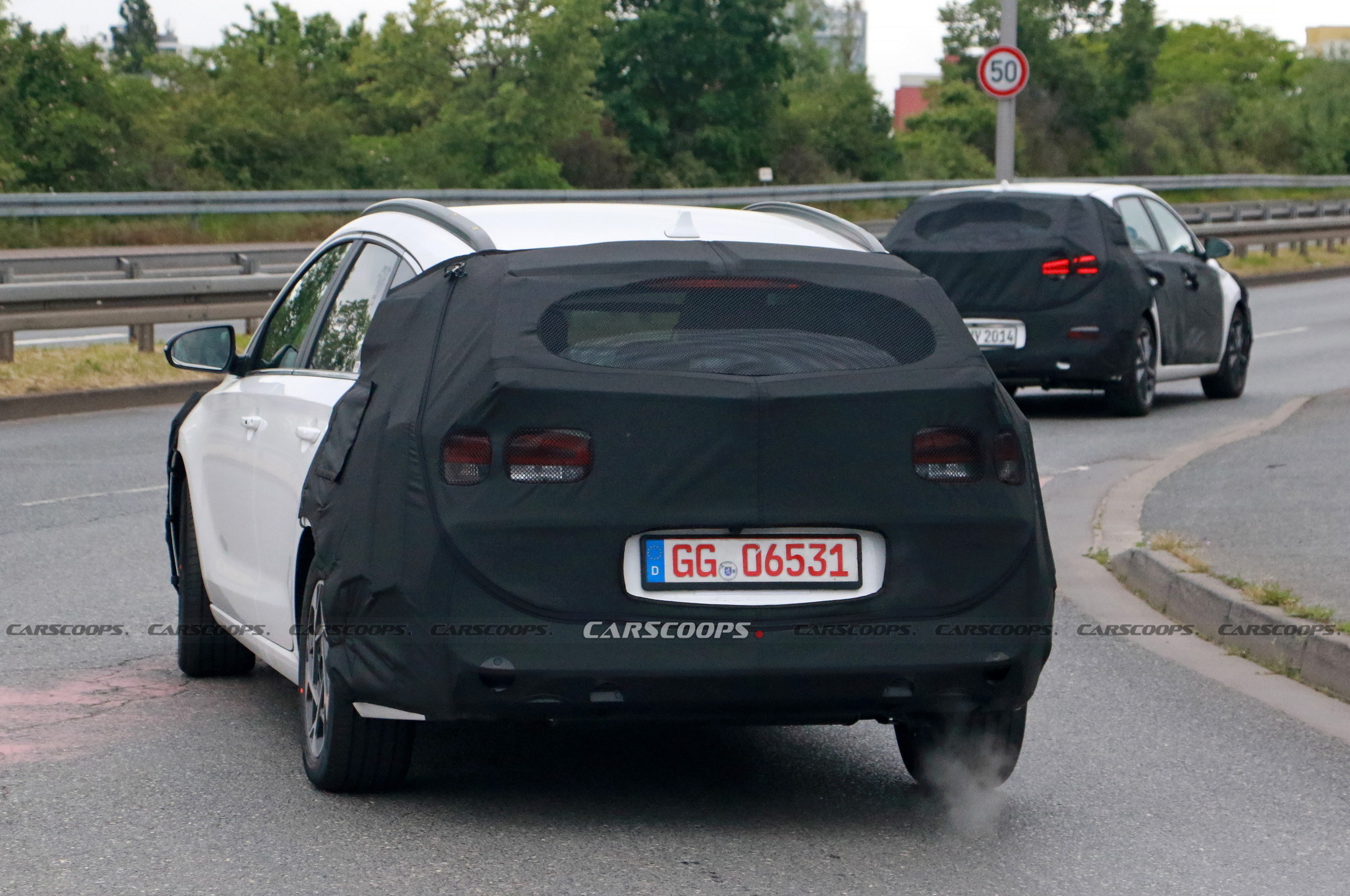 Hyundai i30 Wagon Facelift Scoop (18) (2)