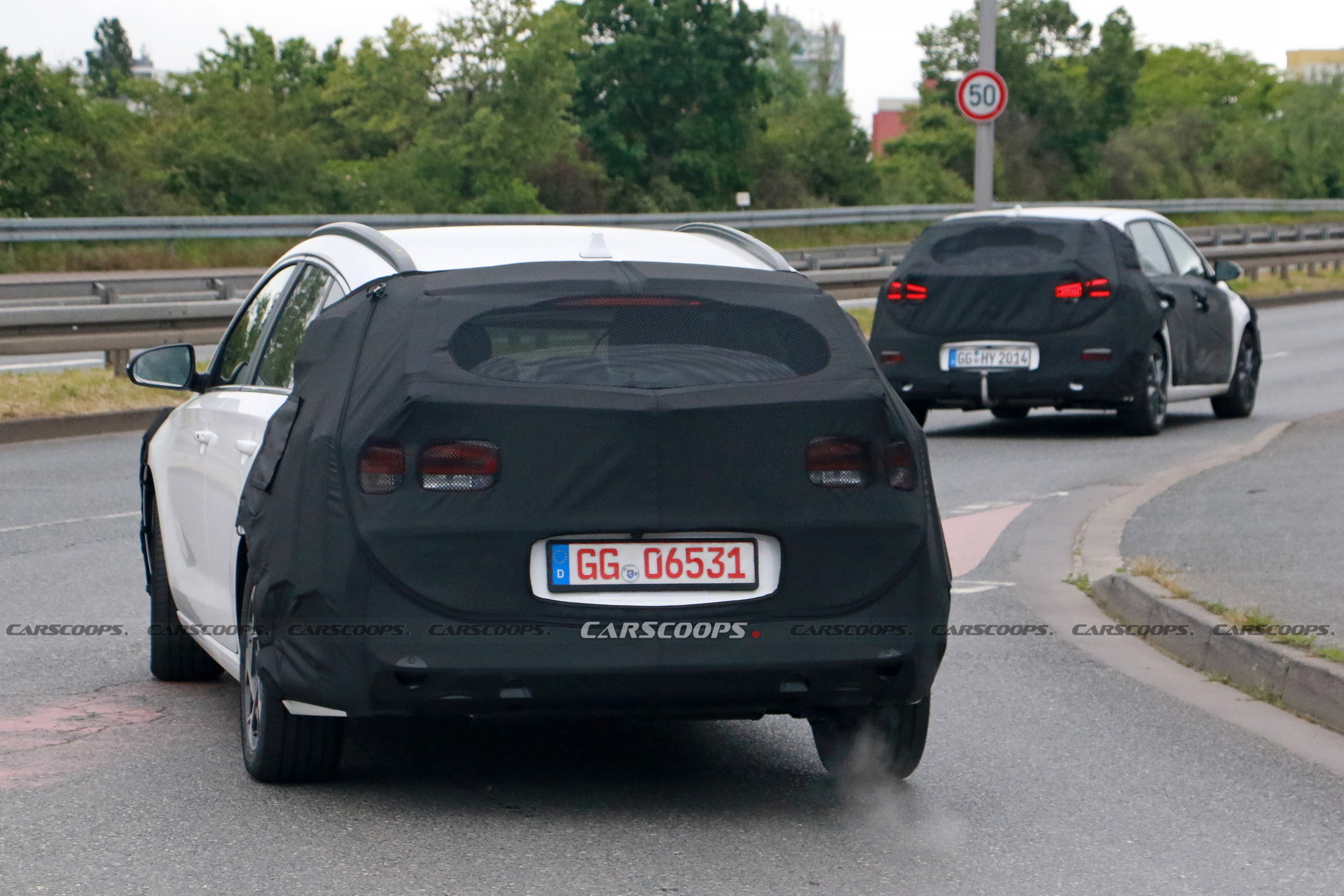 Hyundai i30 Wagon Facelift Scoop (19) (2)