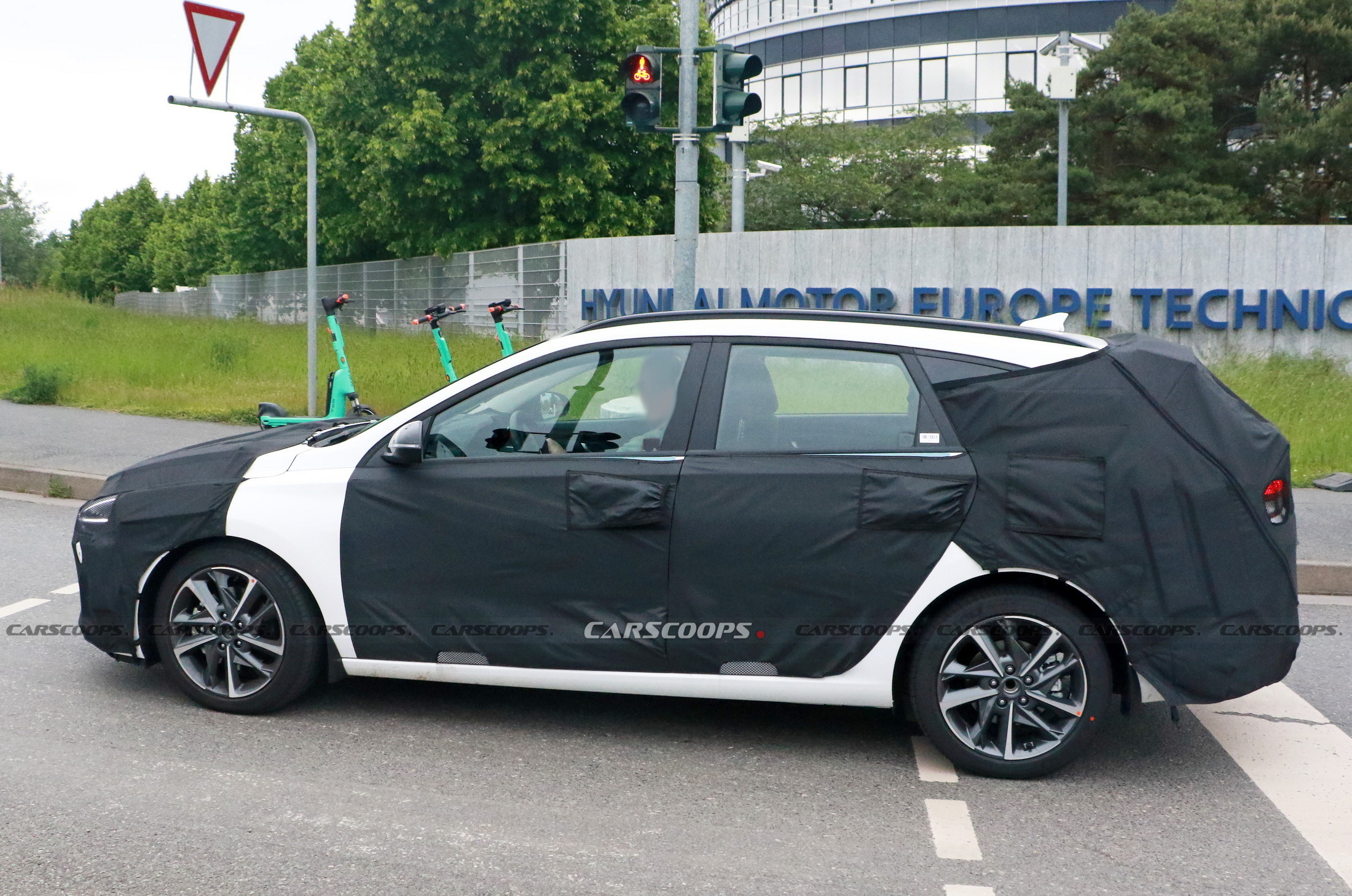 Hyundai i30 Wagon Facelift Scoop (7) (2)
