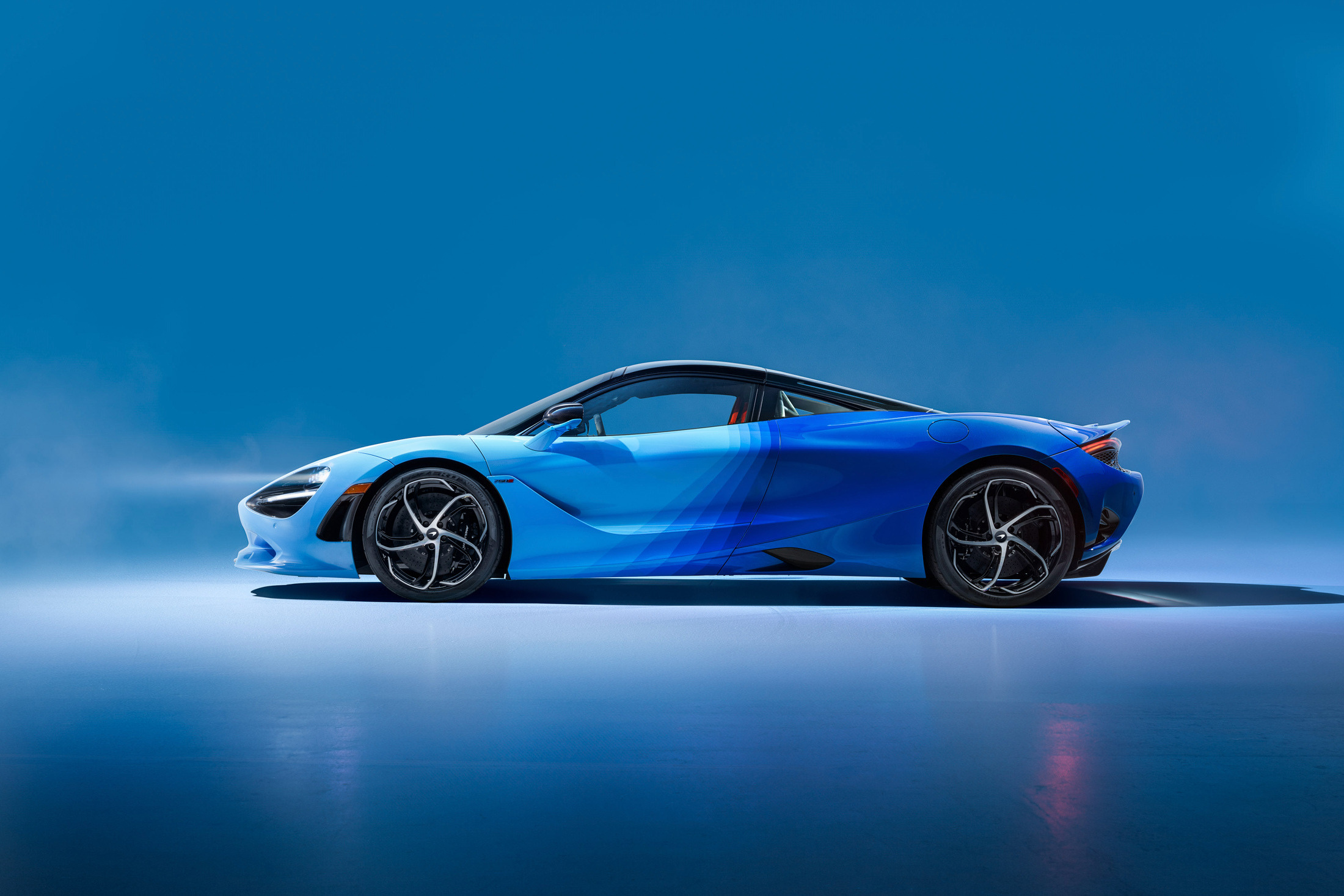 McLaren MSO 750S spectrum paint 00006