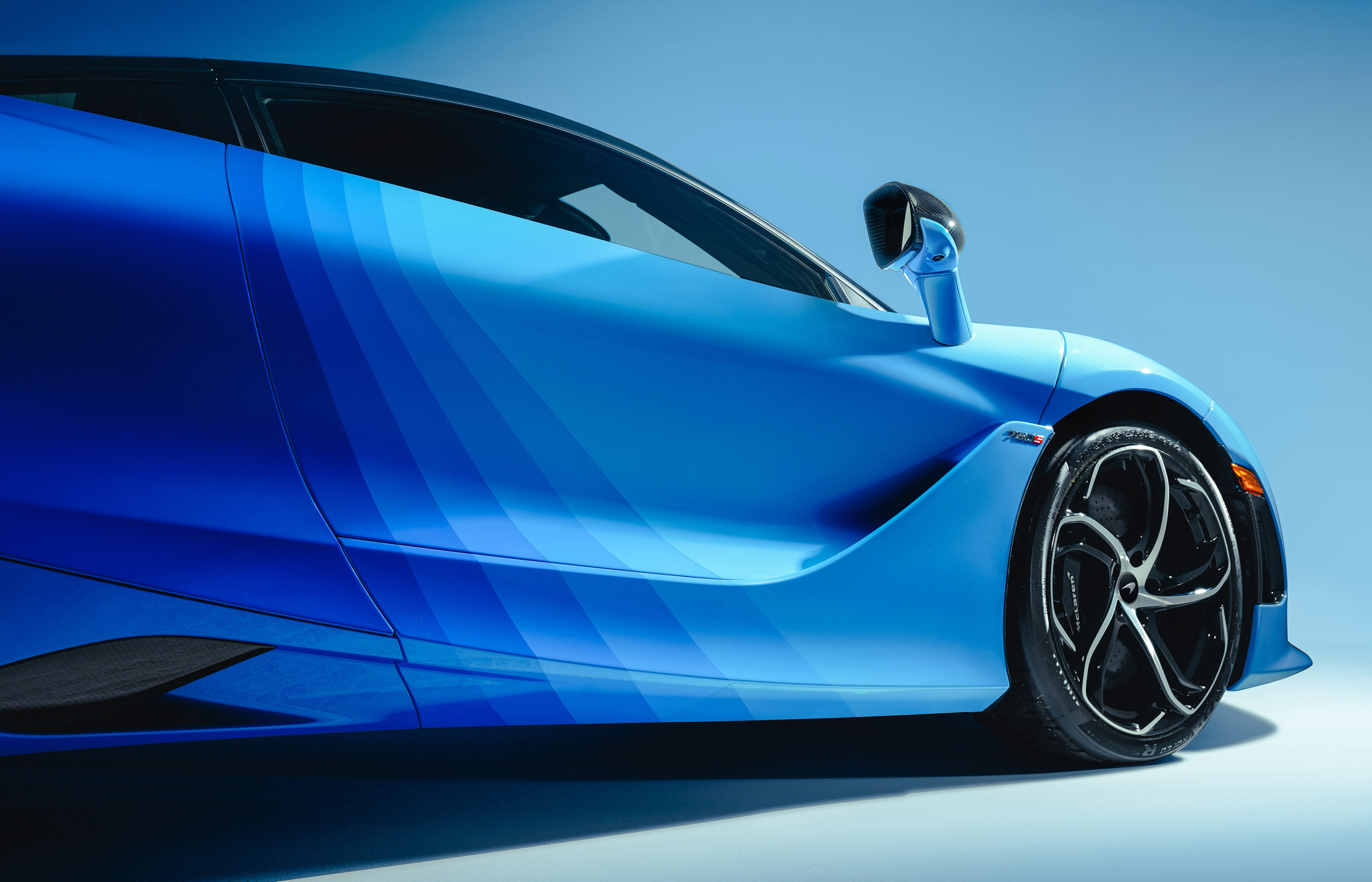 McLaren MSO 750S spectrum paint 00011