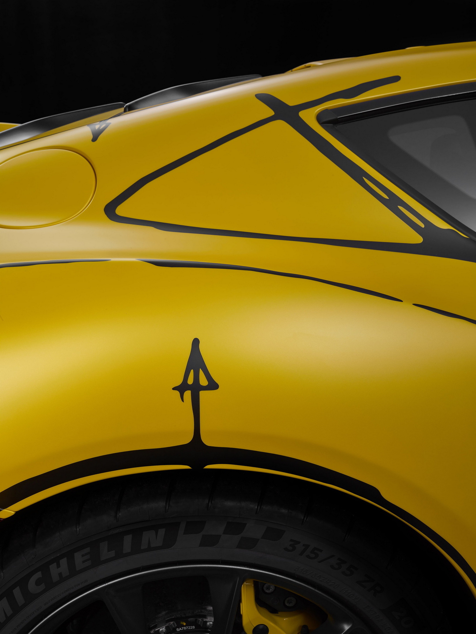 Ferrari-812-Competizione-Tailor-Made-Sketch-Car (14)