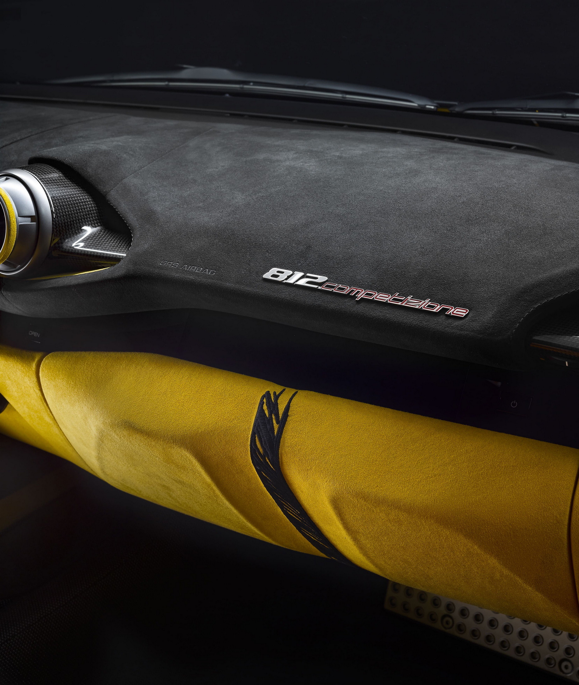 Ferrari-812-Competizione-Tailor-Made-Sketch-Car (21)