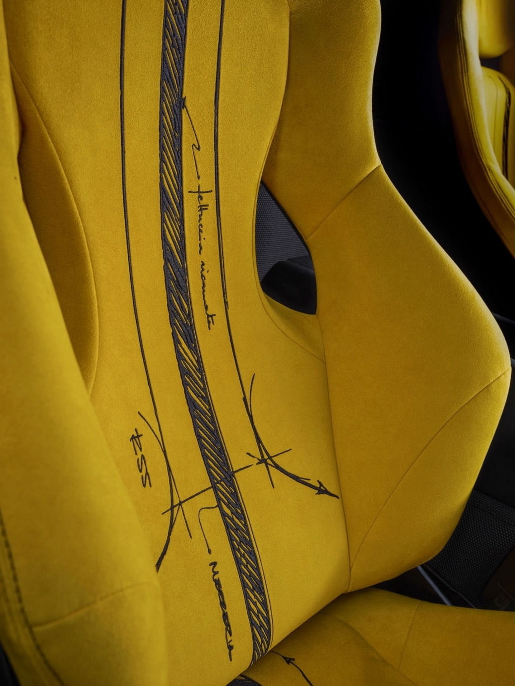 Ferrari-812-Competizione-Tailor-Made-Sketch-Car (24)