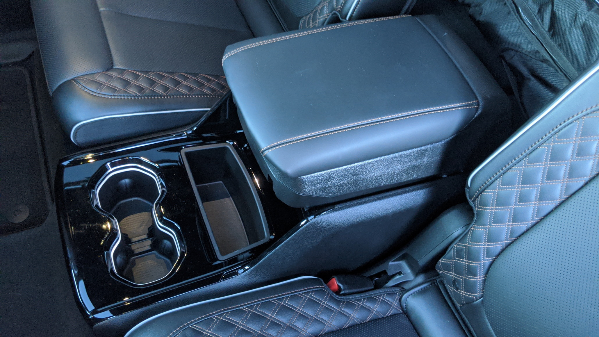 2023 Jeep Grand Cherokee L Stephen Rivers for Carscoops 33