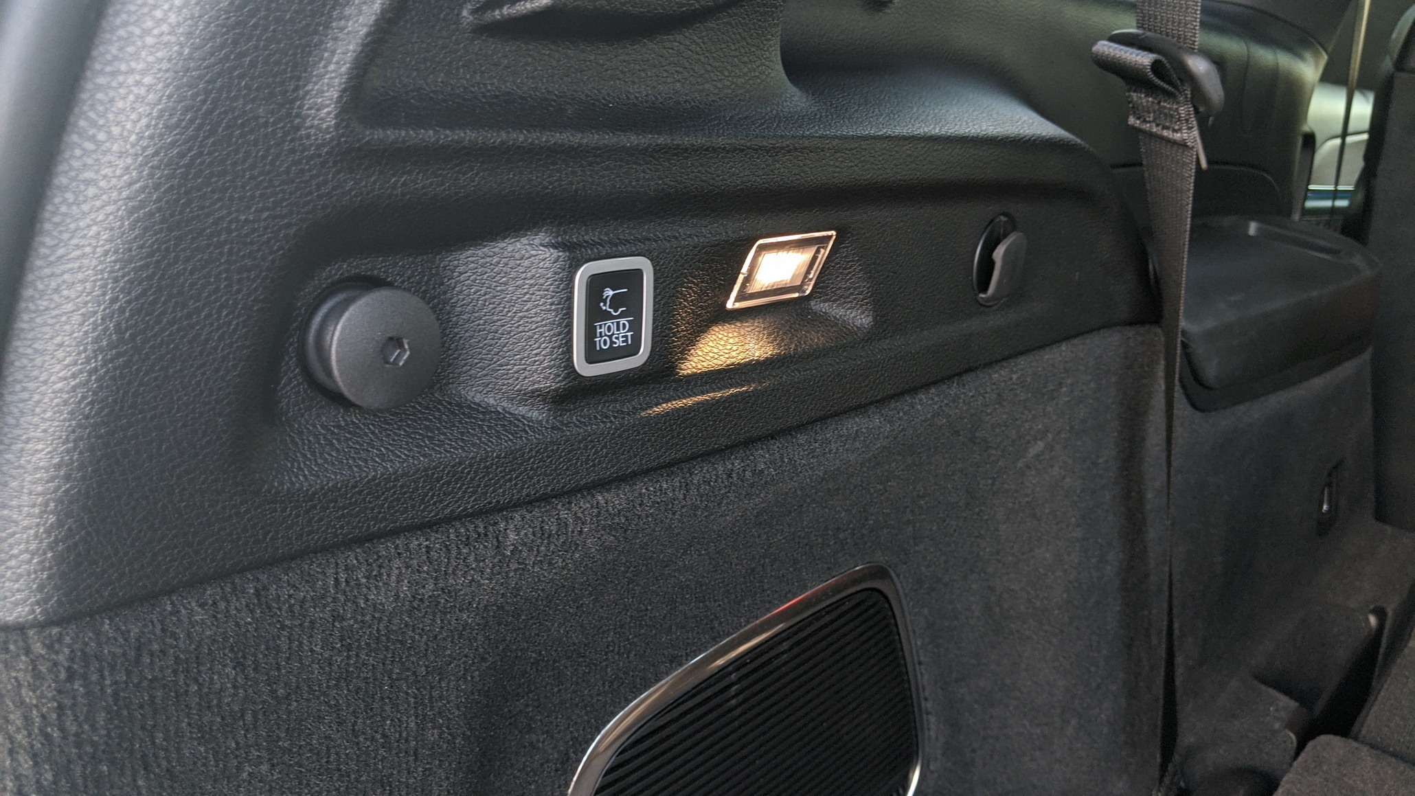 2023 Jeep Grand Cherokee L Stephen Rivers for Carscoops 36