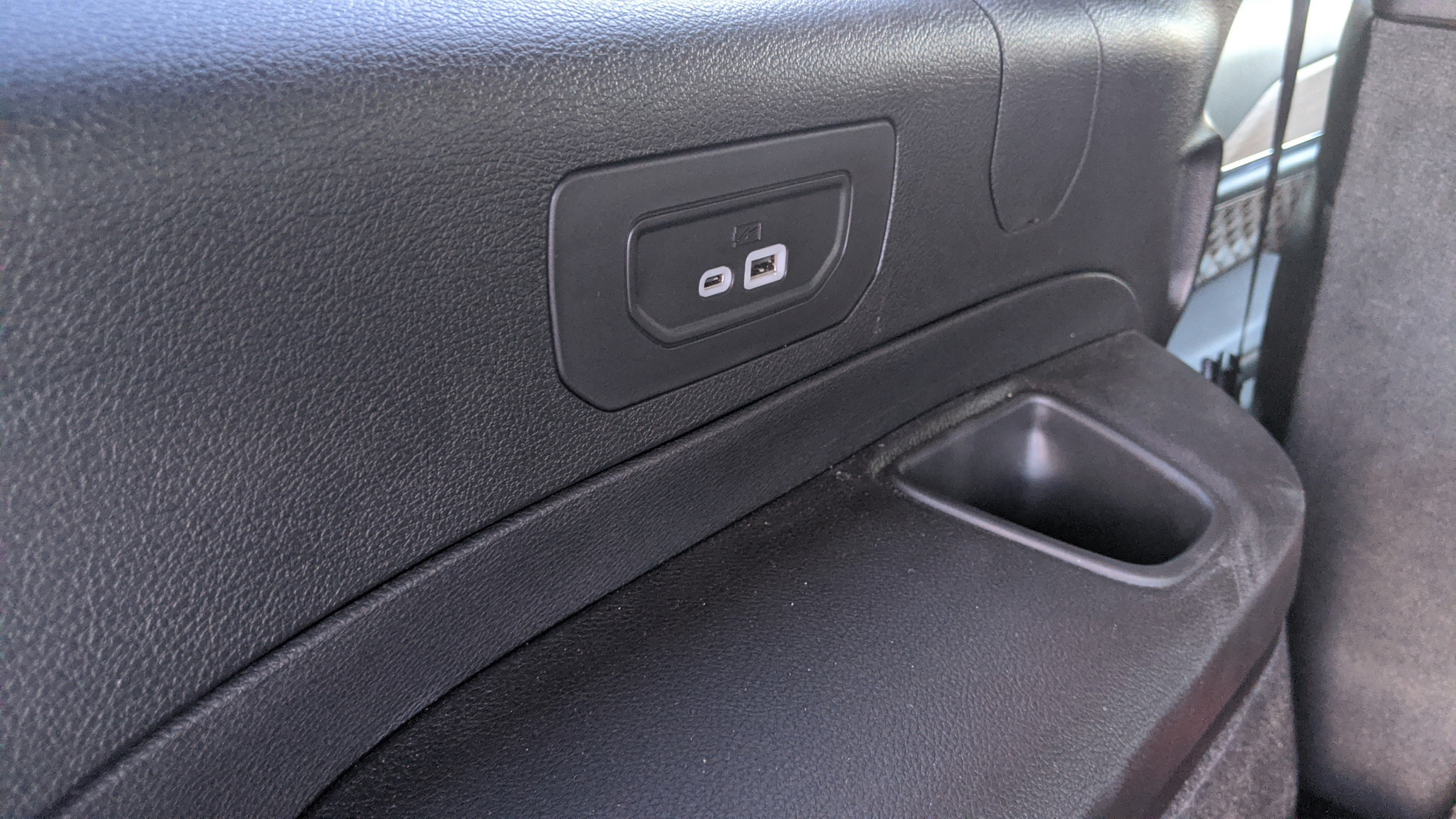 2023 Jeep Grand Cherokee L Stephen Rivers for Carscoops 37