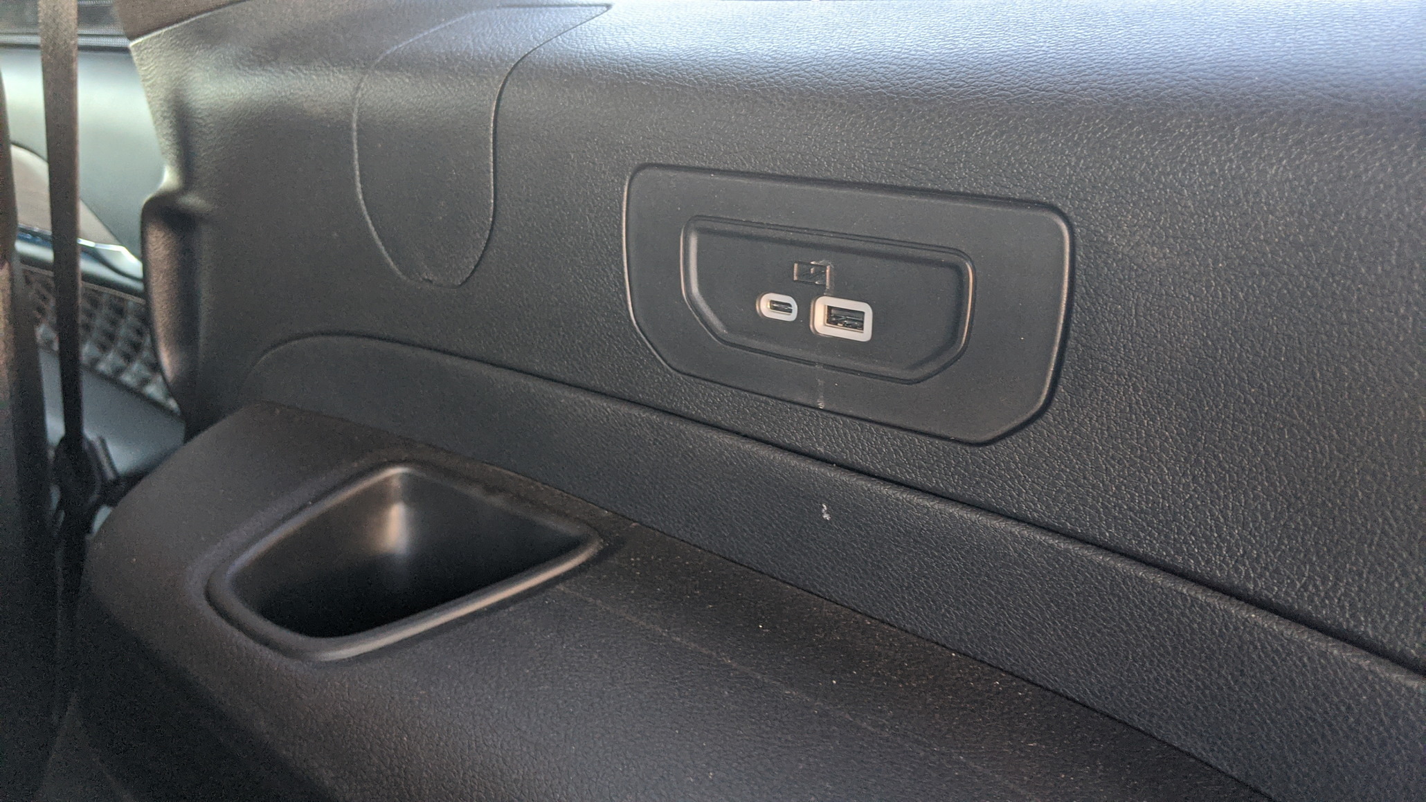 2023 Jeep Grand Cherokee L Stephen Rivers for Carscoops 40