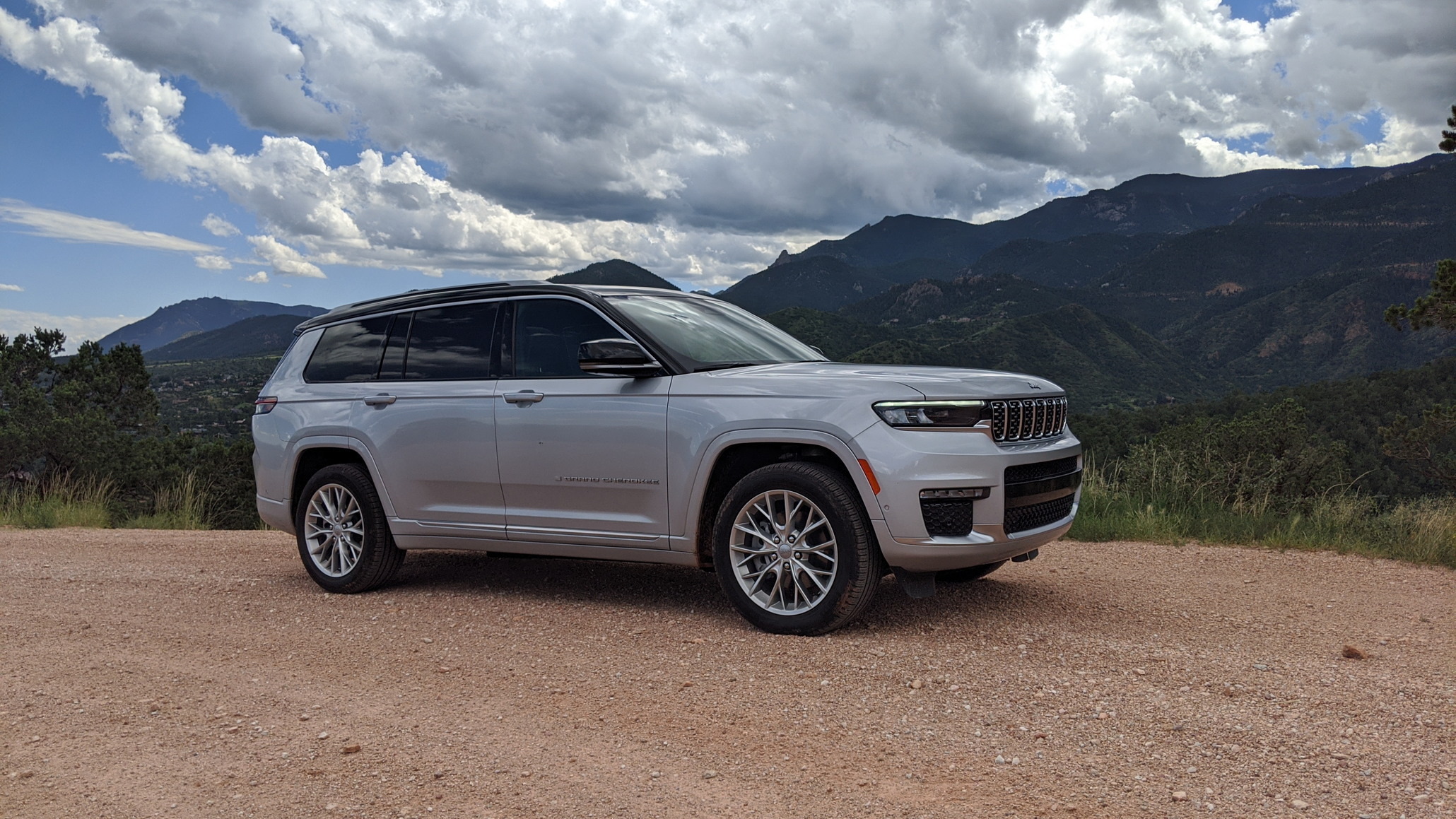 2023 Jeep Grand Cherokee L Stephen Rivers for Carscoops 51