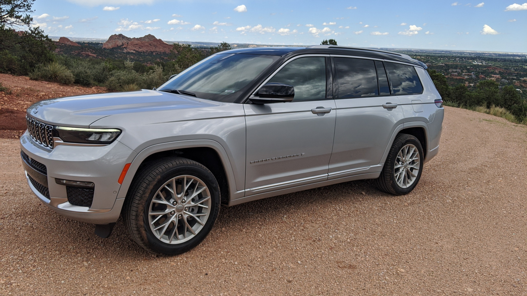 2023 Jeep Grand Cherokee L Stephen Rivers for Carscoops 53