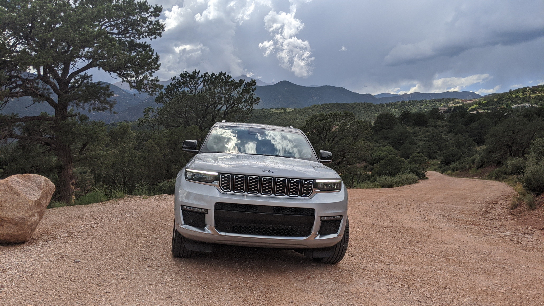 2023 Jeep Grand Cherokee L Stephen Rivers for Carscoops 55